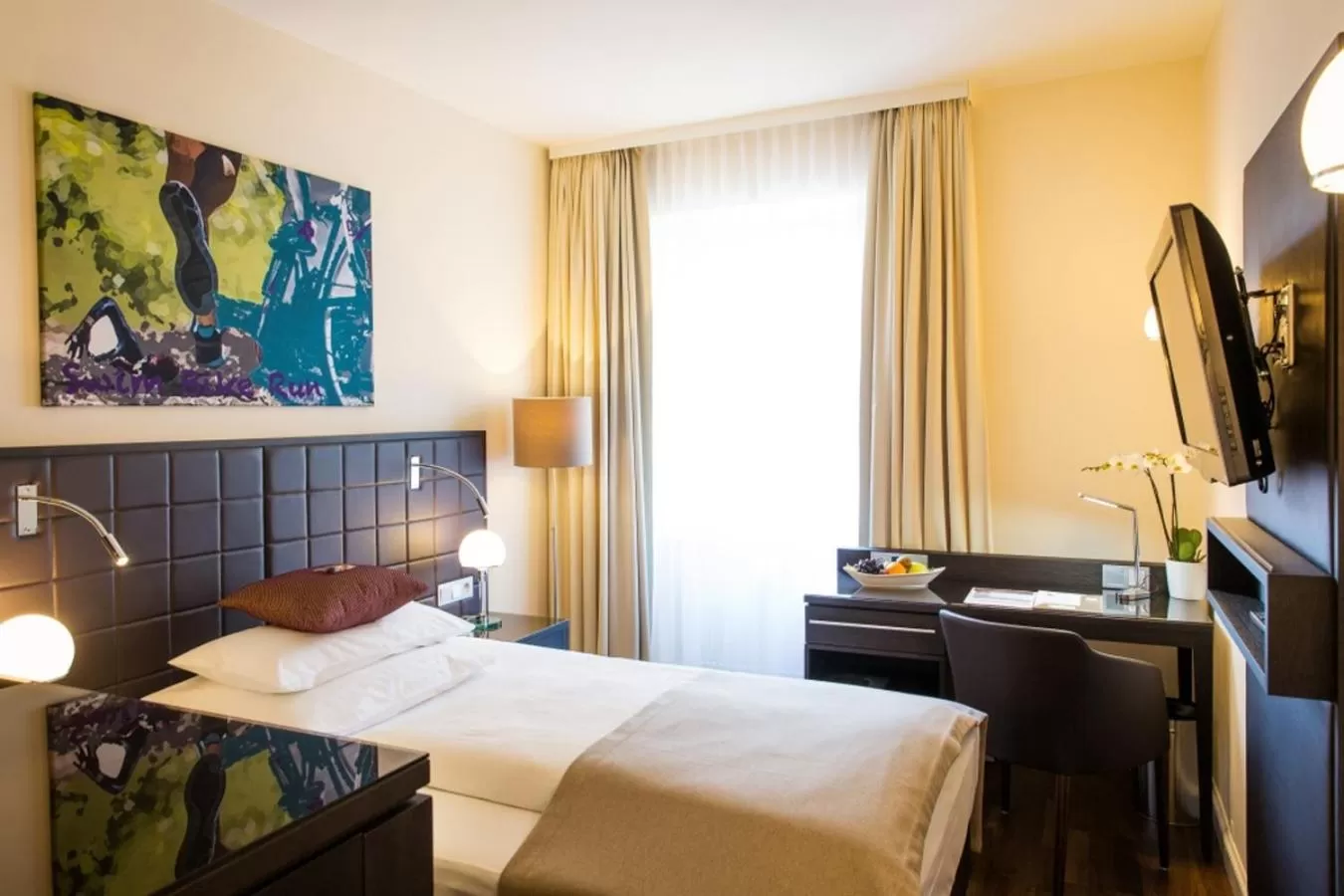 Photo of the whole room, Bed in Hotel Sandwirth