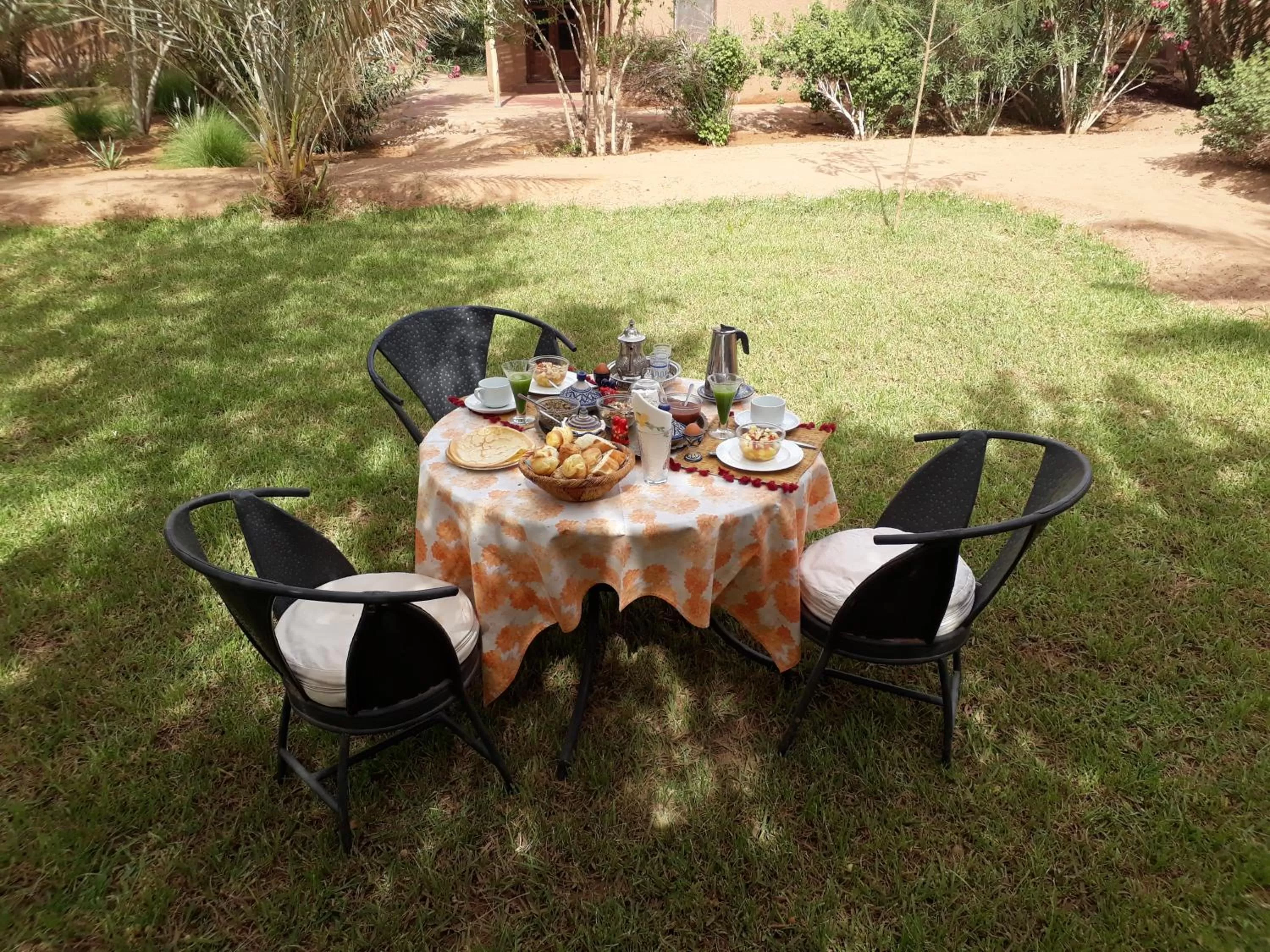 Breakfast in Dar Paru