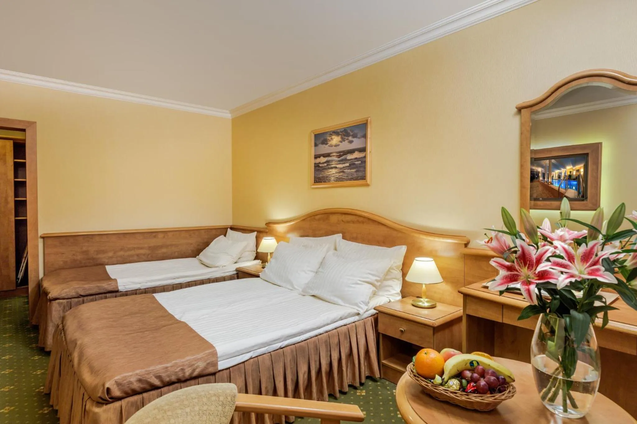 Photo of the whole room, Bed in Hotel Polaris III