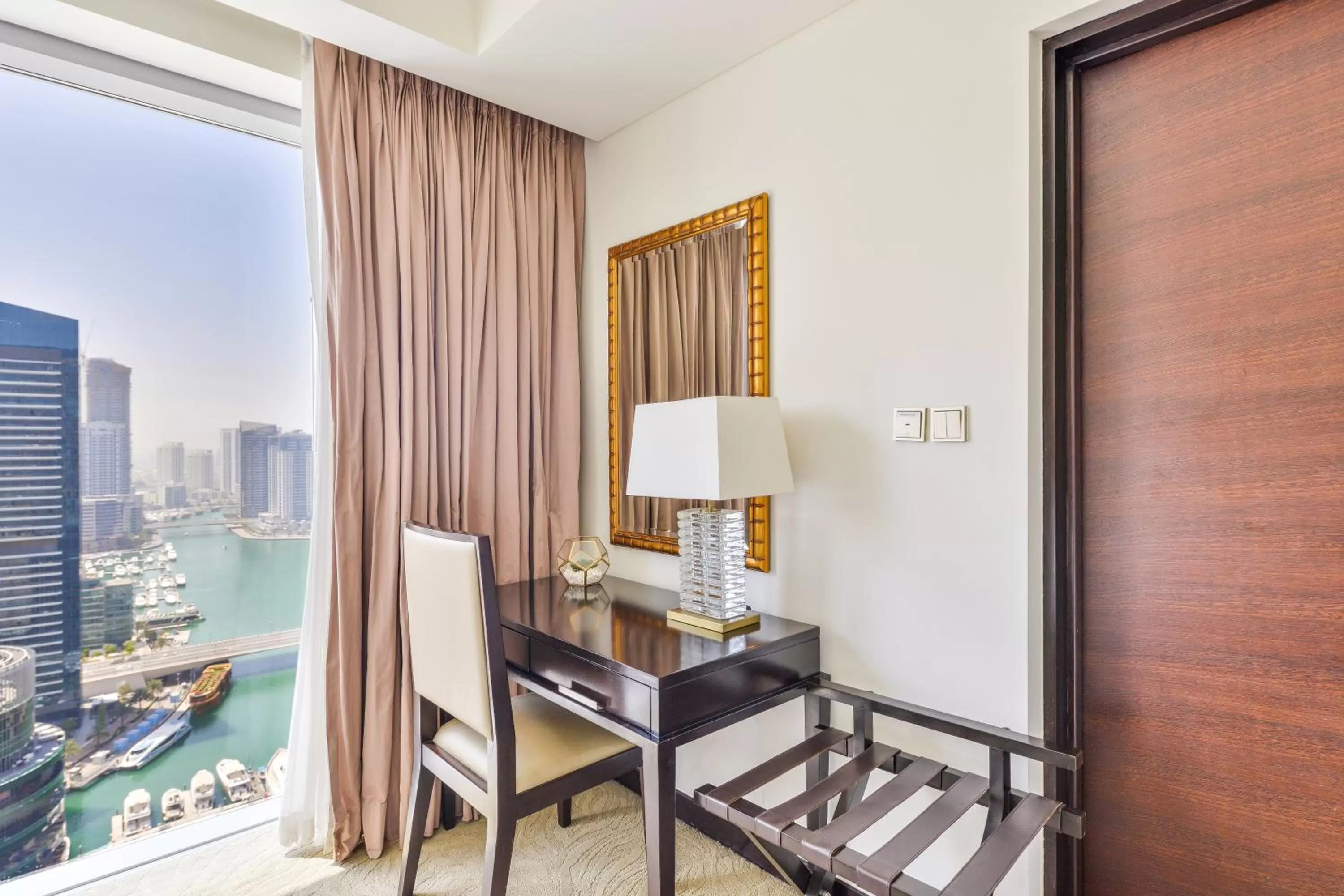 hair dresser in Emaar Residences Dubai Marina by Qstay - formerly Address Dubai Marina