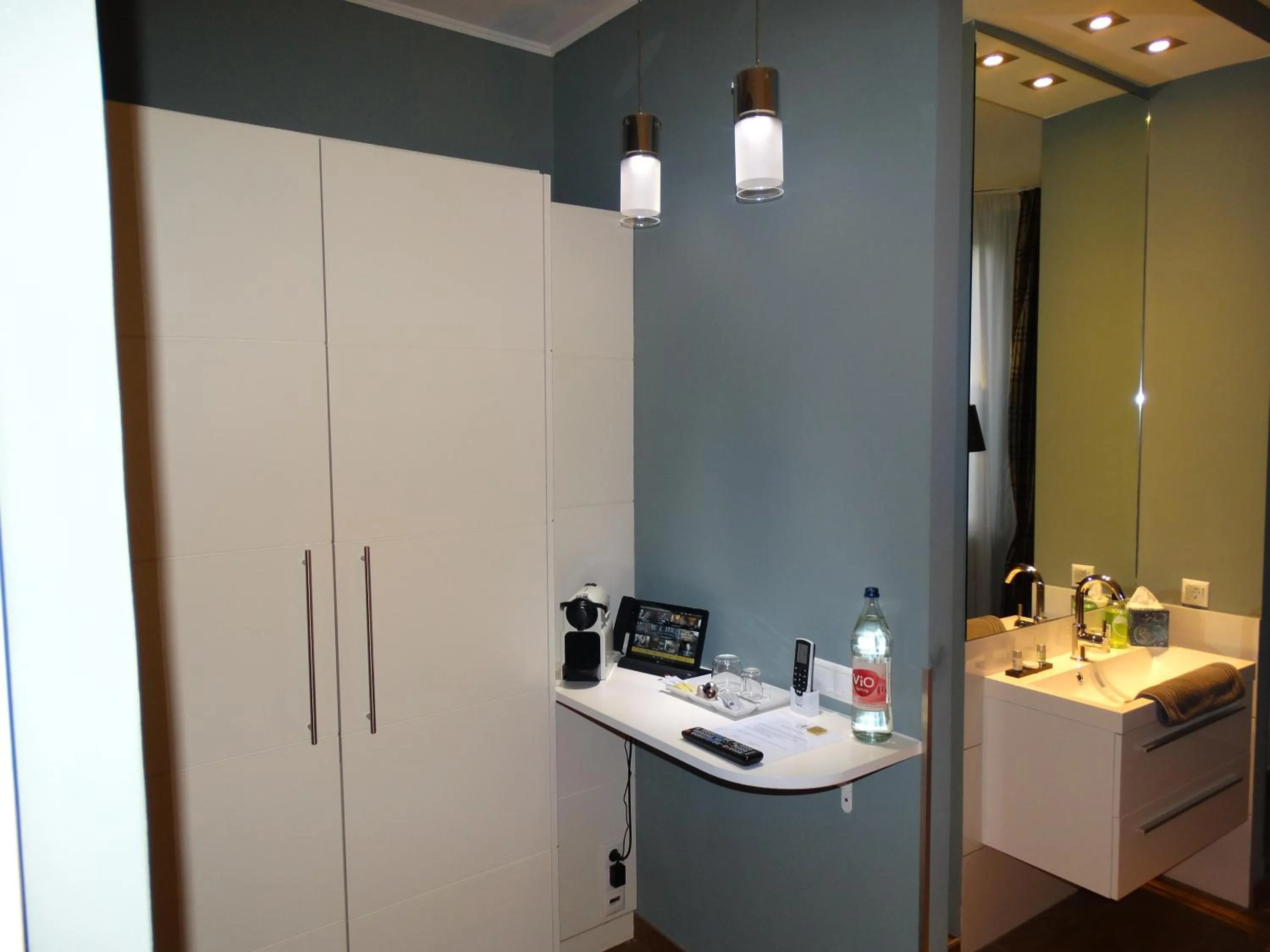 Coffee/tea facilities in Boutique-Hotel GEORGES