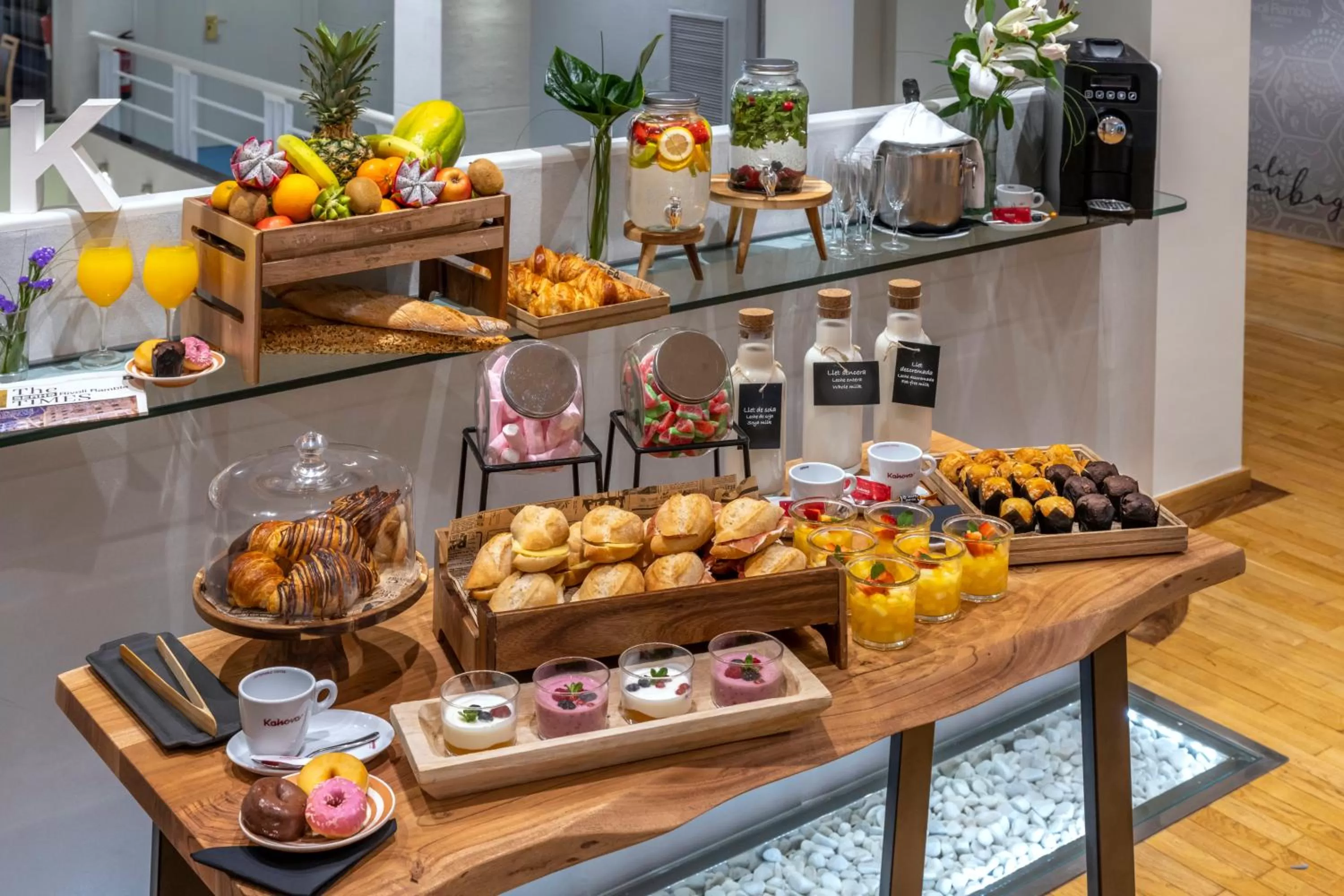 Food and drinks in Hotel SERHS Rivoli Rambla