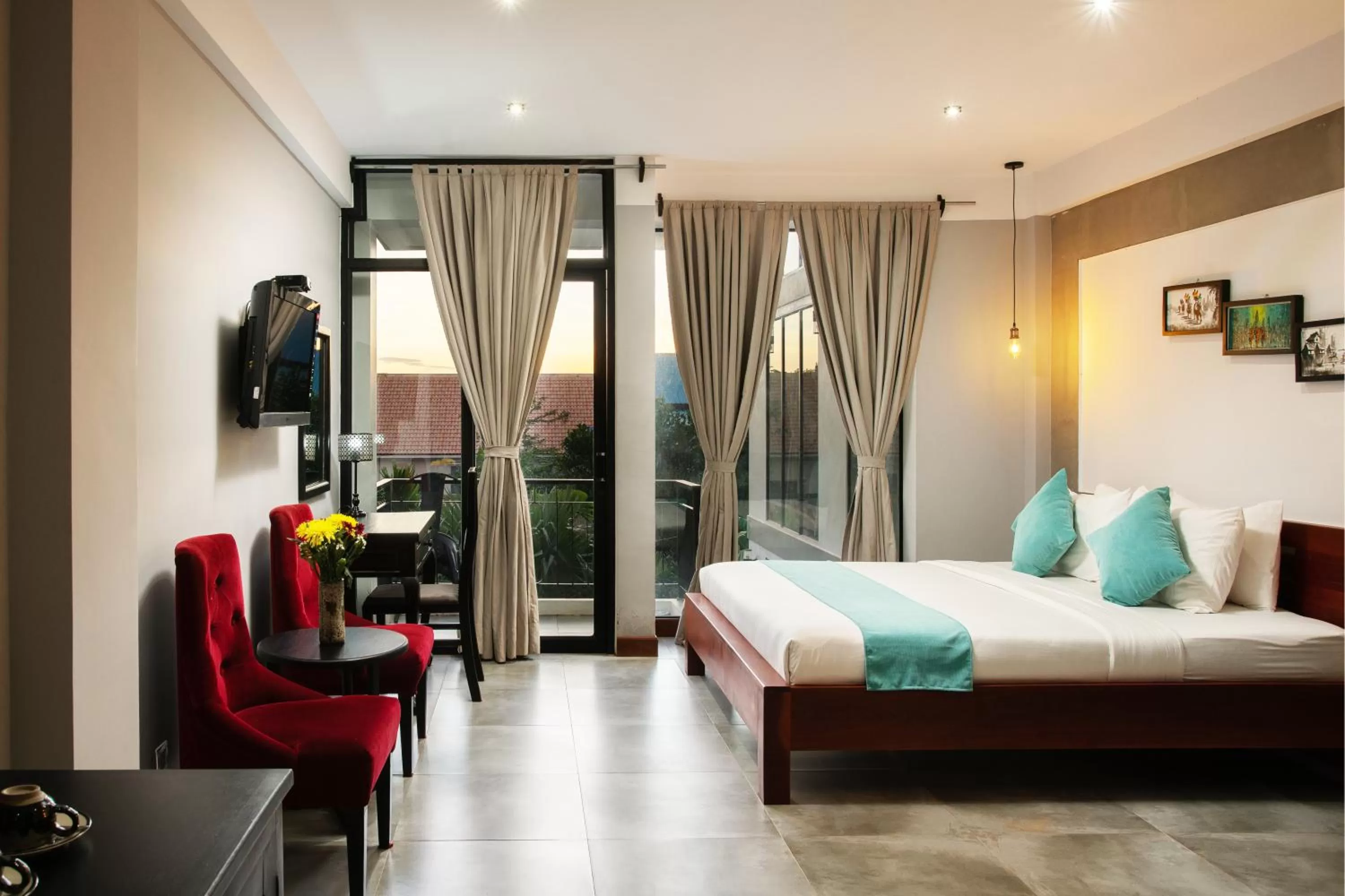 Pool view, Bed in CENTRAL BLANCHE Residence