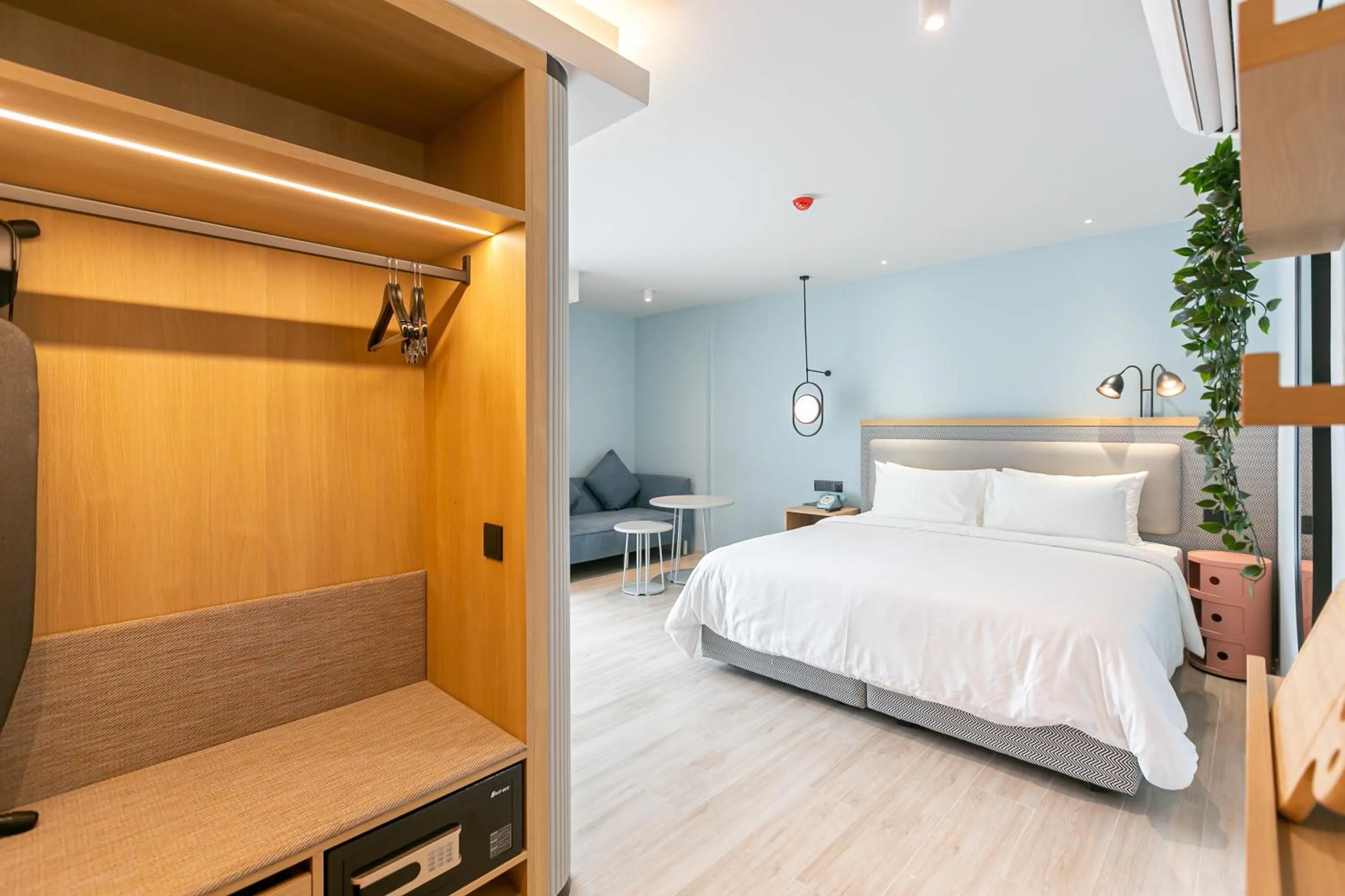 Bedroom, Bed in The SACHA Apart-Hotel Thonglor