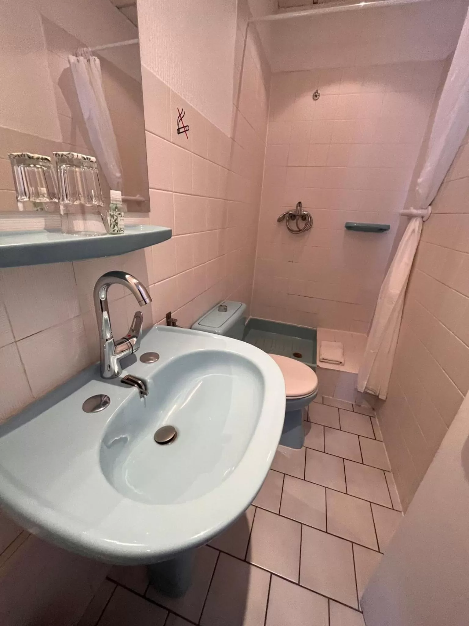 Shower in Azurene Royal Hotel