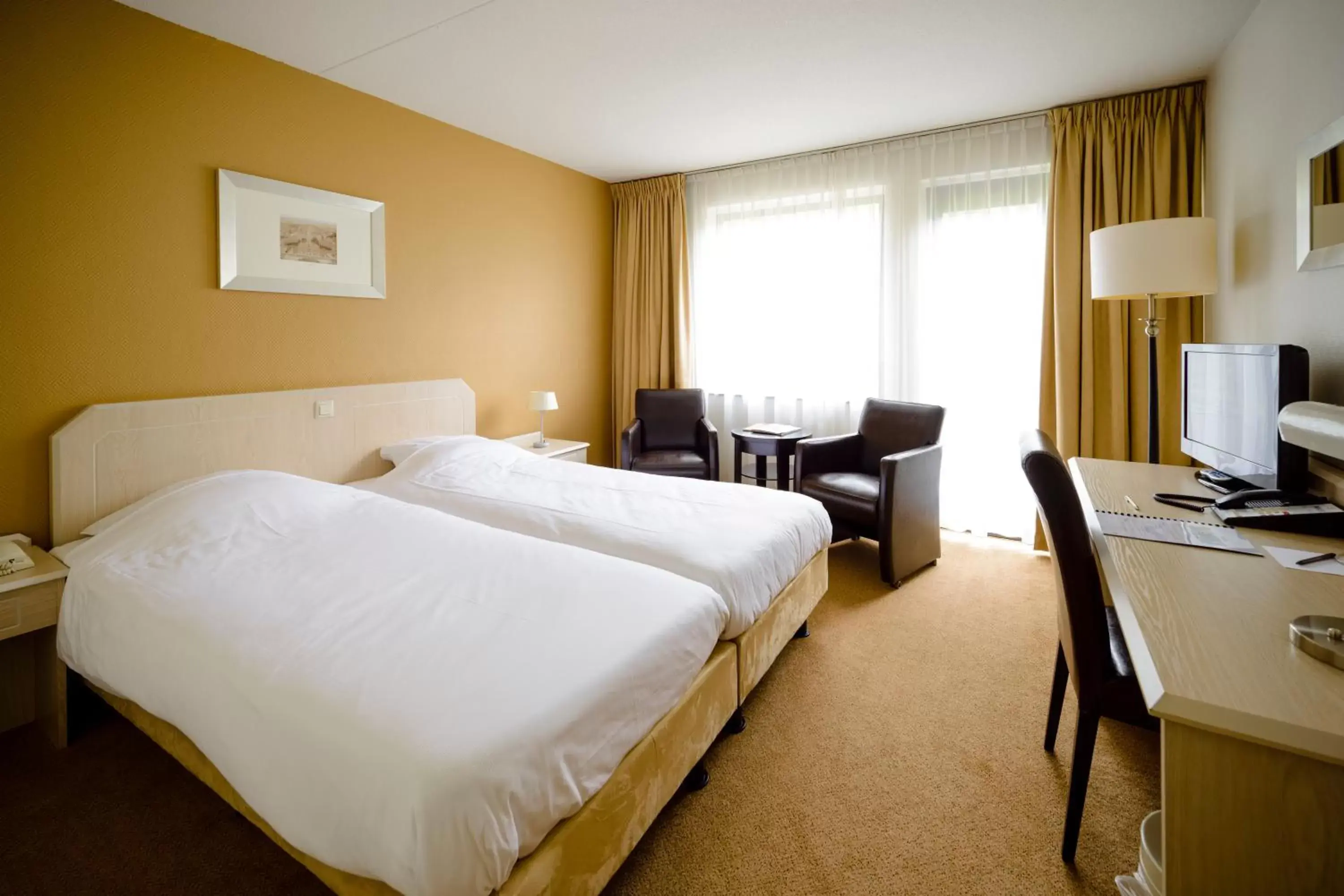 Comfort Double Room with Terrace in Fletcher Hotel Restaurant Epe-Zwolle Comfort Double Room with Terrace in Fletcher Hotel Restaurant Epe-Zwolle