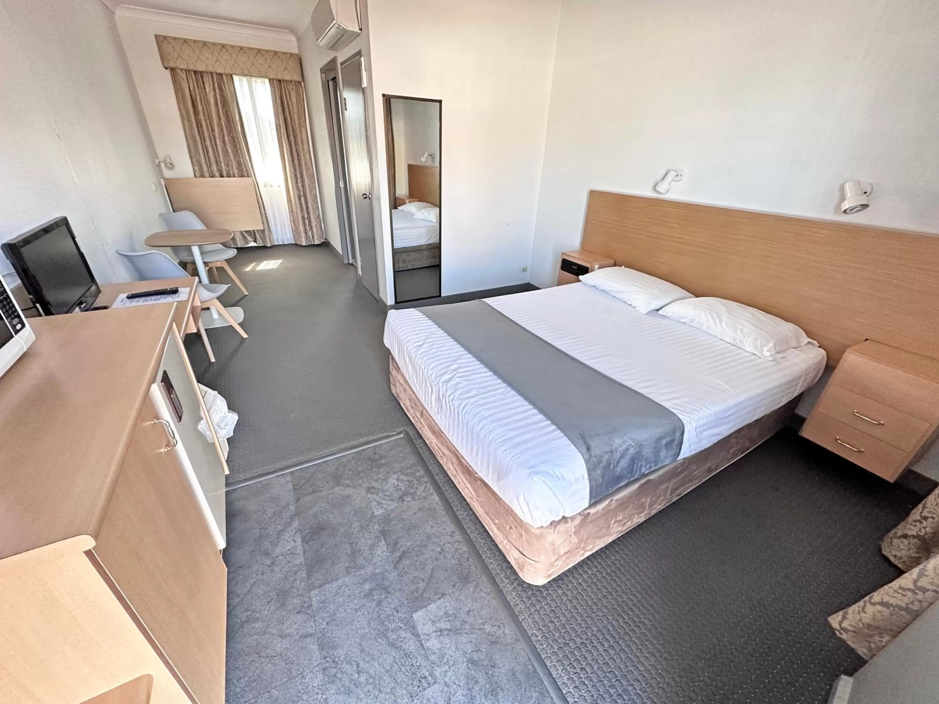 Bedroom, Bed in Spa Village Travel Inn