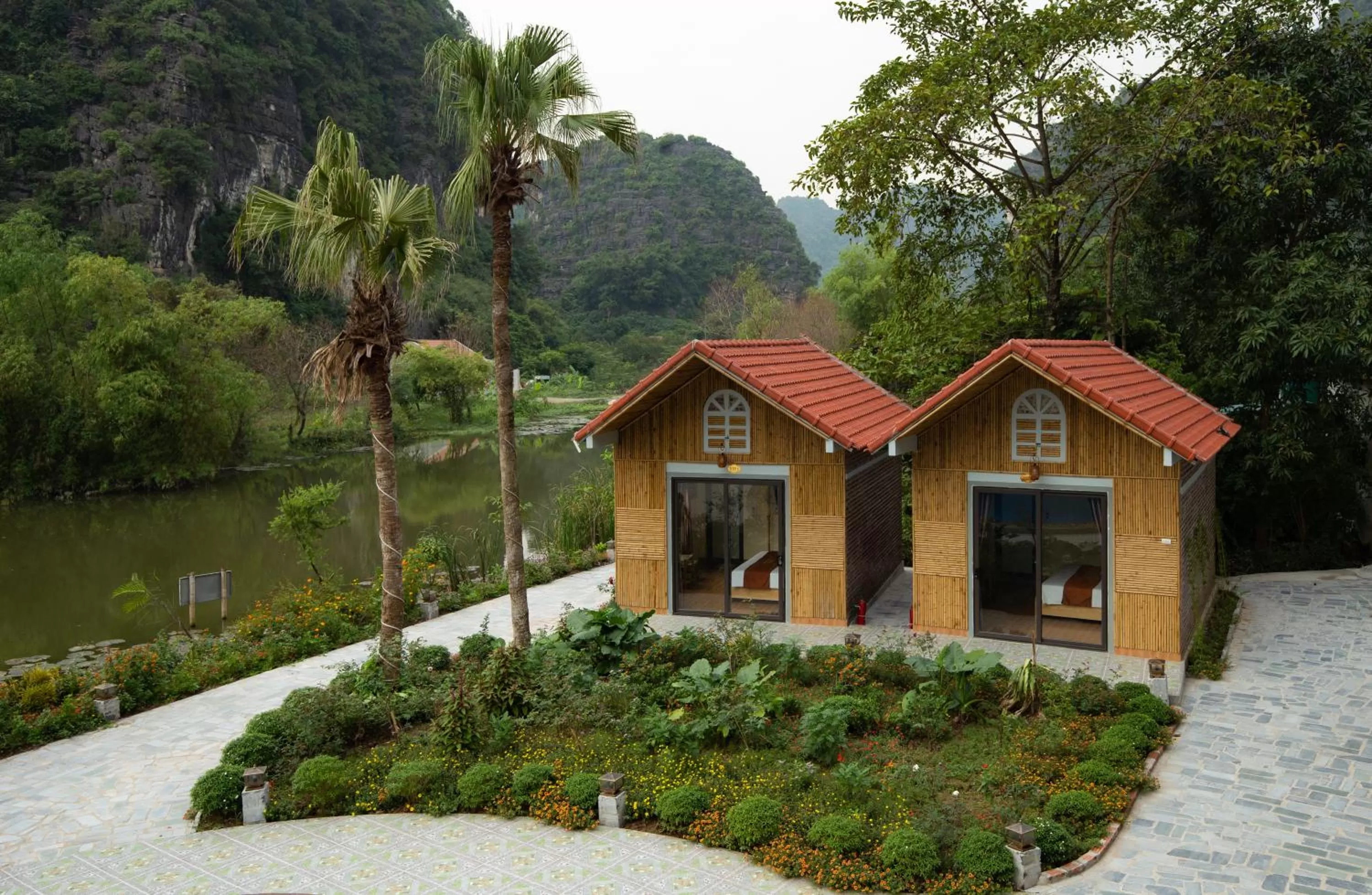 Property Building in HoangLong Riverside Homestay