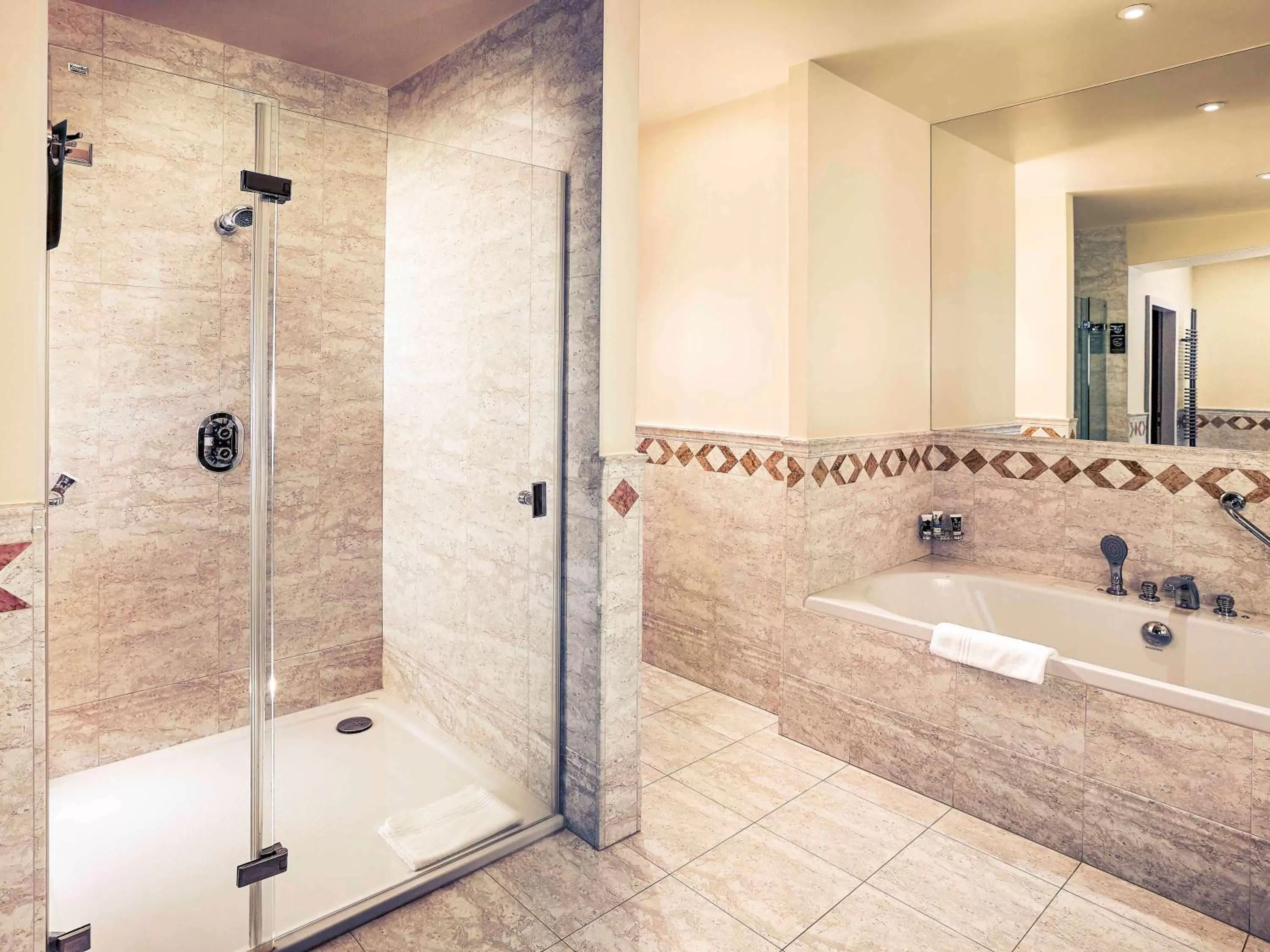 Photo of the whole room in Hotel Mercure Poznań Centrum