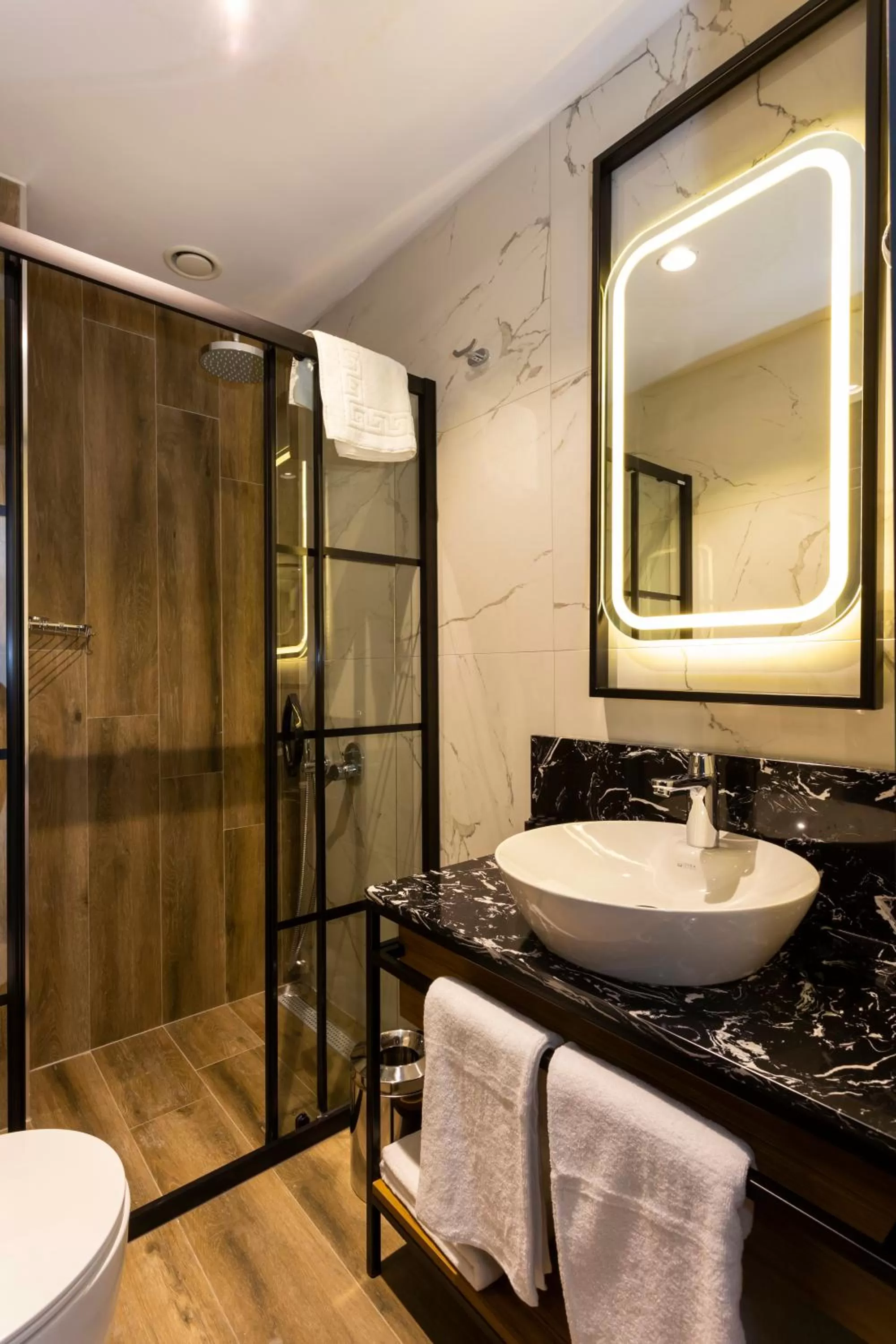 Shower in Nox Suite Rezidans