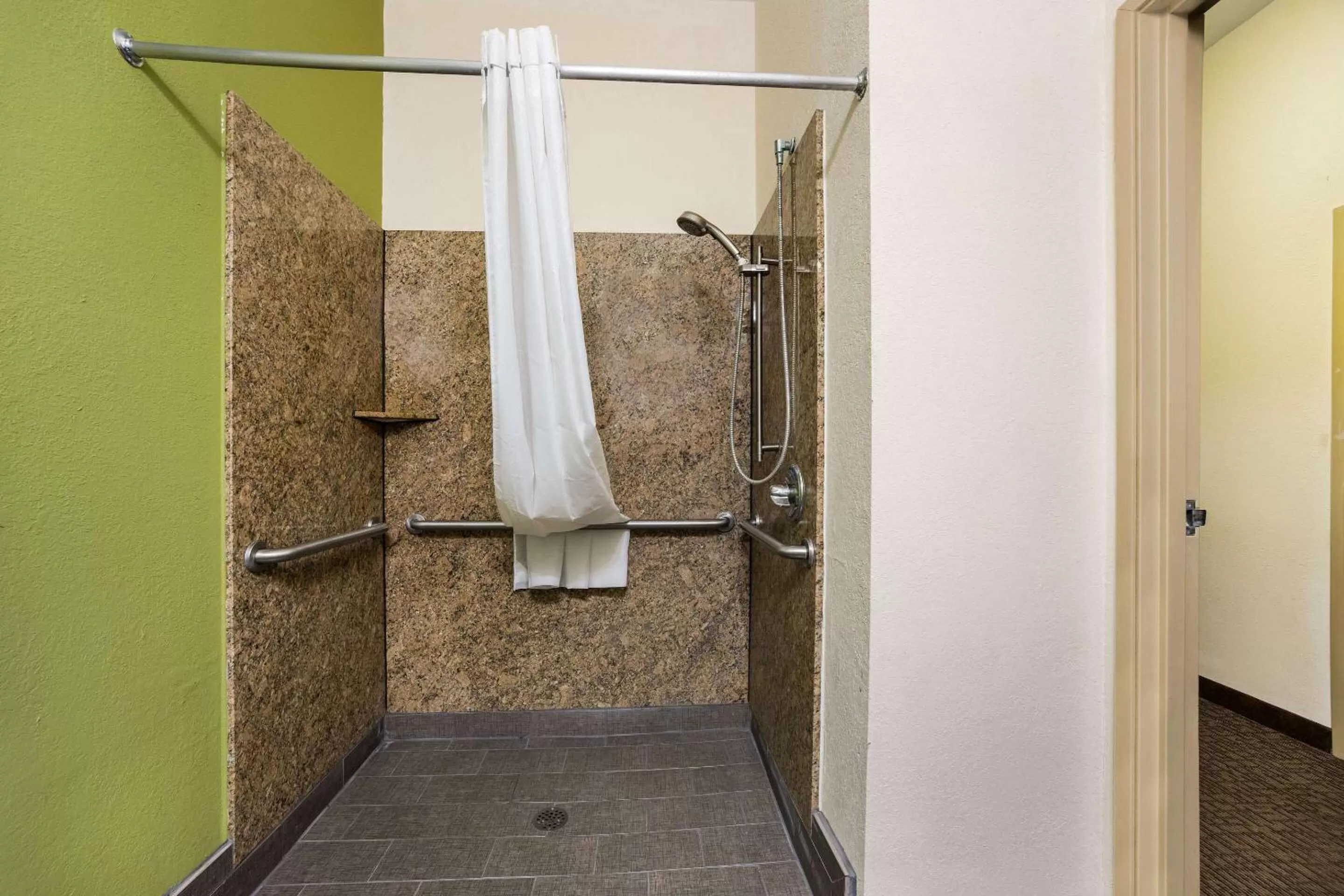 Bedroom in Sleep Inn & Suites Valdosta Mall Area