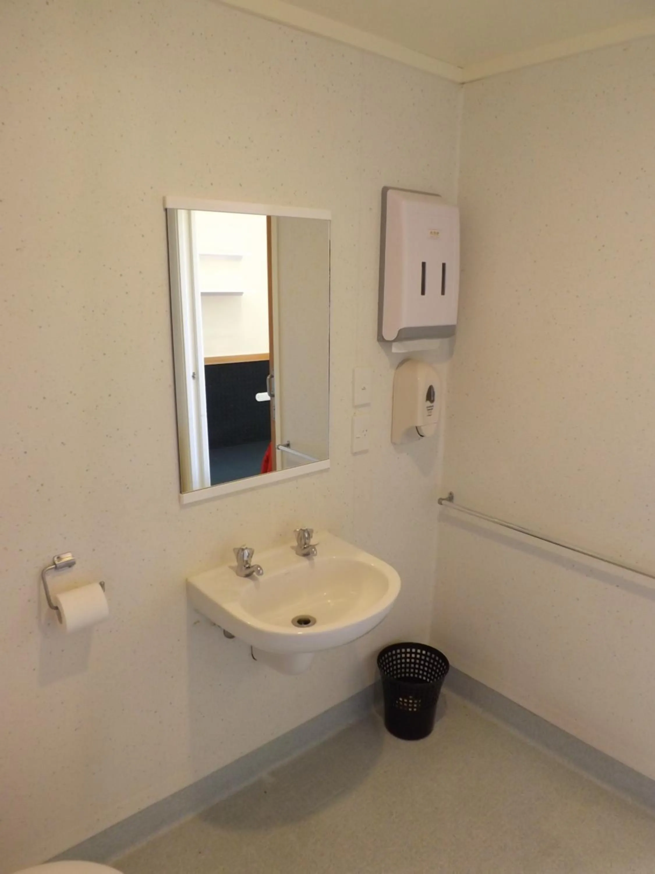 Bathroom in Hikurangi StayPlace