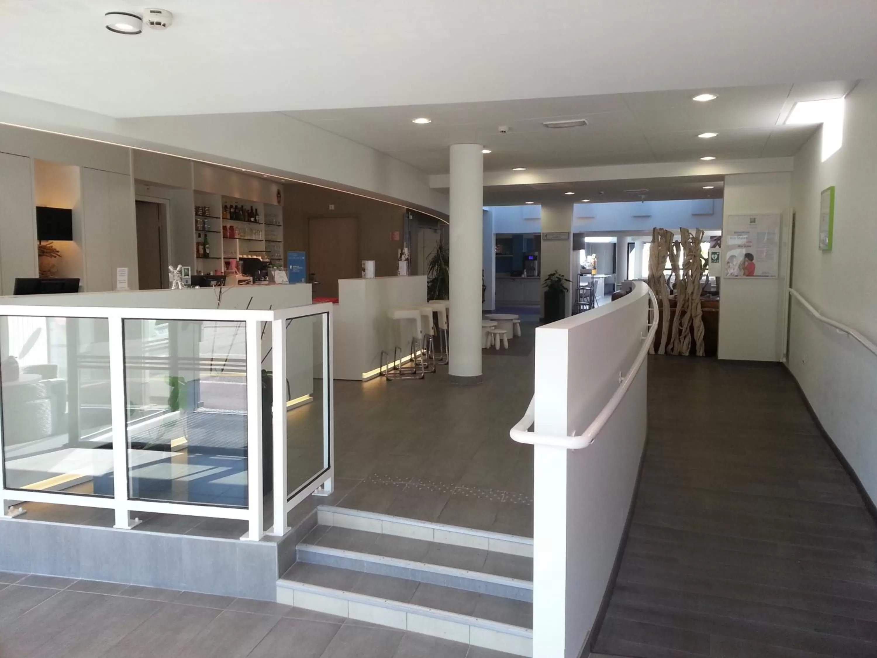 Lobby or reception in ibis Styles Quiberon Centre