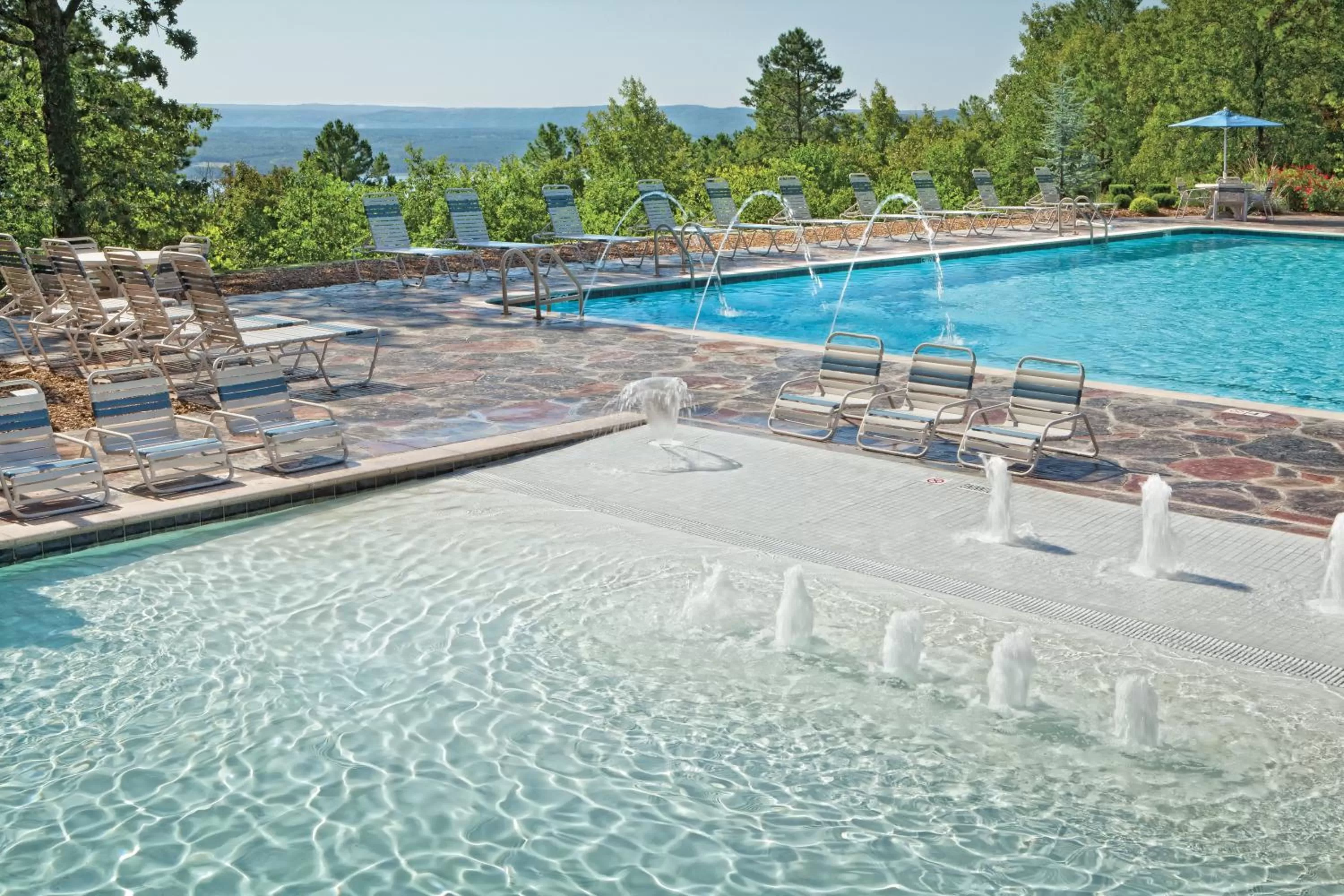 Swimming pool in Club Wyndham Resort at Fairfield Bay