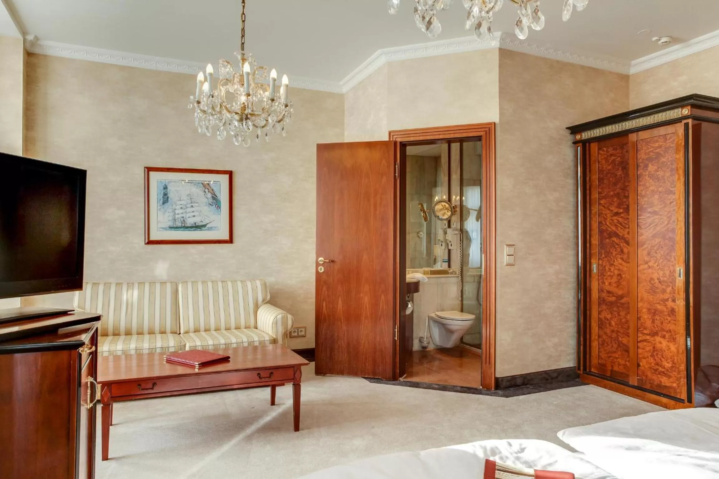 Photo of the whole room in SEETELHOTEL Ahlbecker Hof das elegante Traditionshotel & ruhiger Rückzugsort an der Ostsee