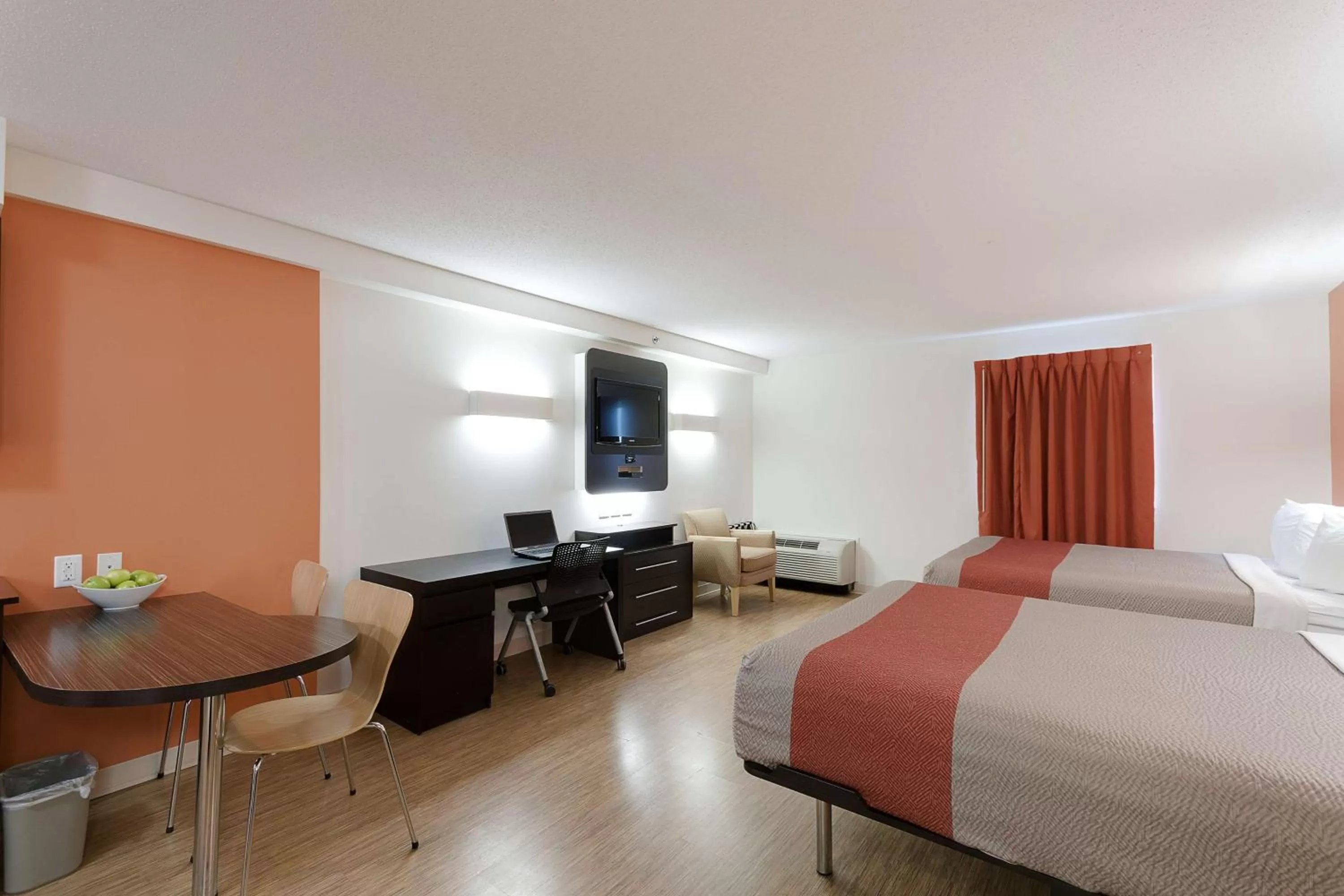 Photo of the whole room, Bed in Motel 6-Brandon, MB