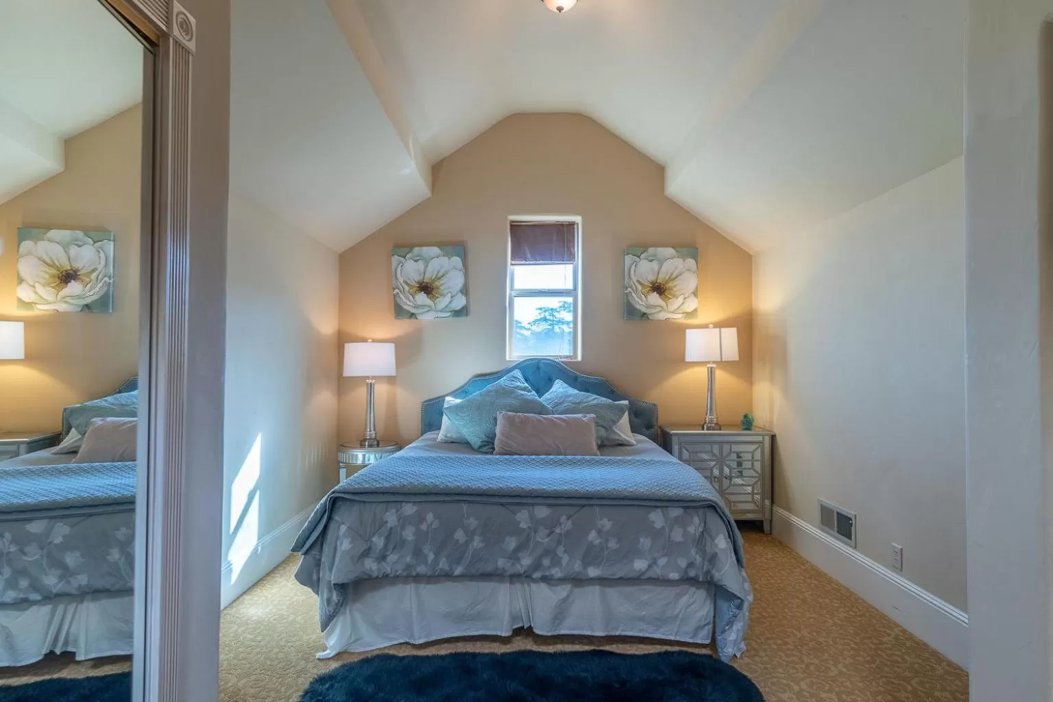 Bedroom, Bed in Chateau Coralini