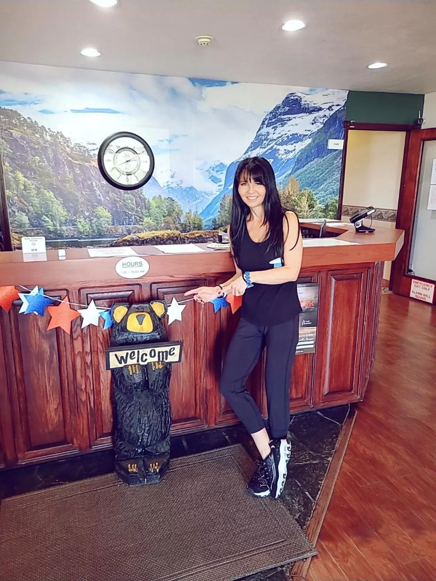 group of guests in Jefferson Inn