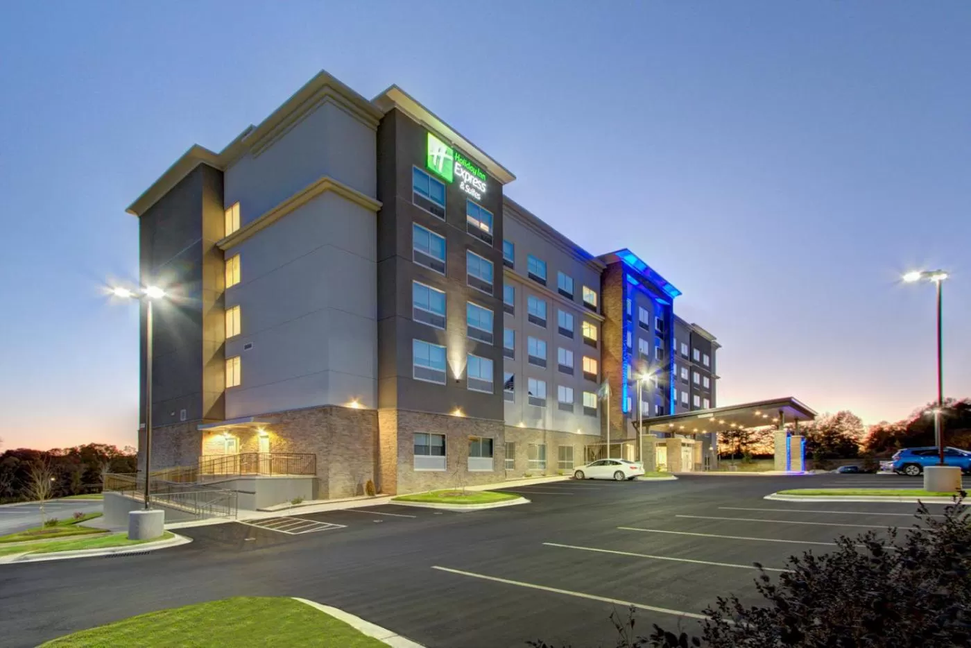 Property building in Holiday Inn Express & Suites Charlotte Southwest by IHG