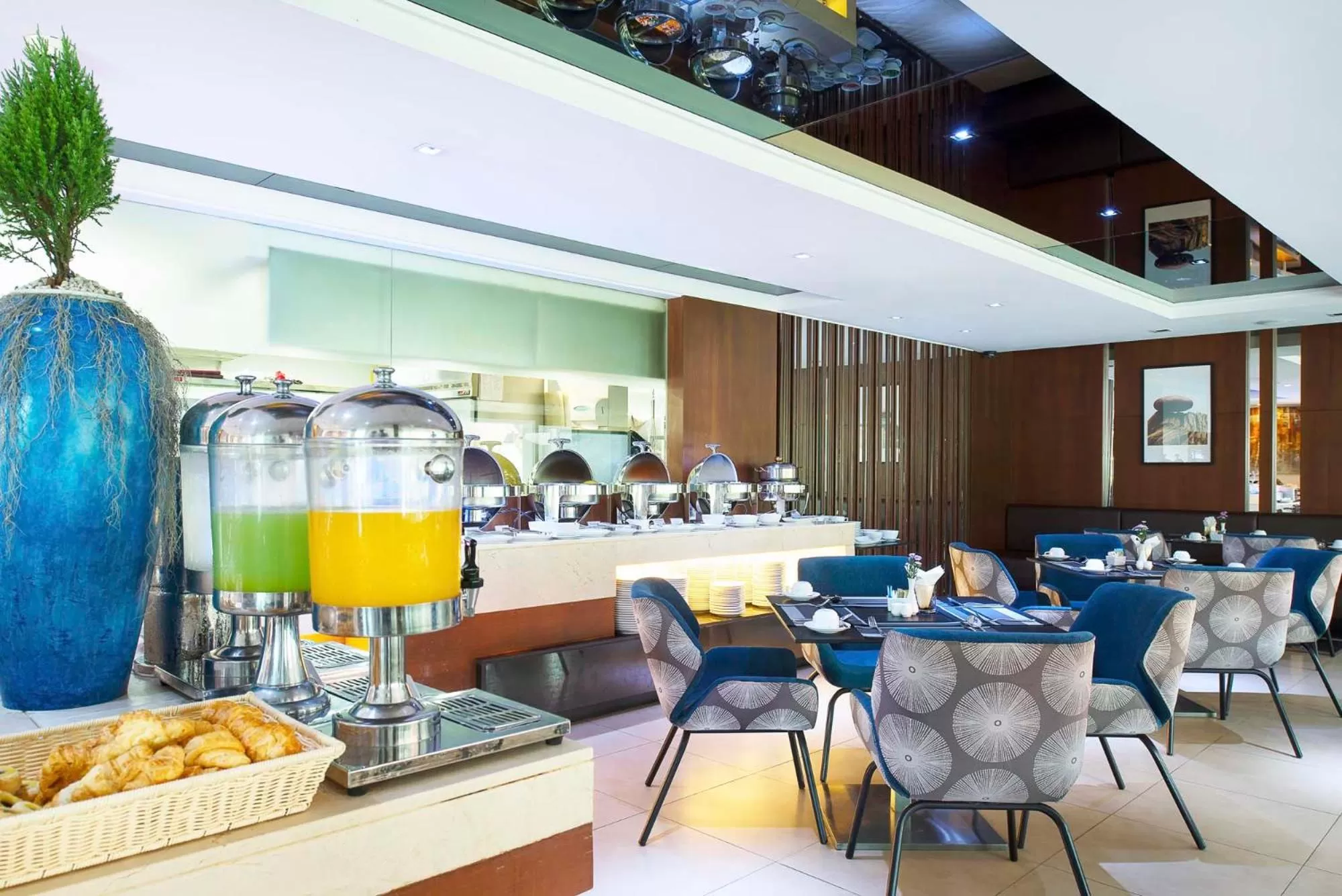 Restaurant/places to eat in Mida De Sea Hua Hin - SHA PLUS