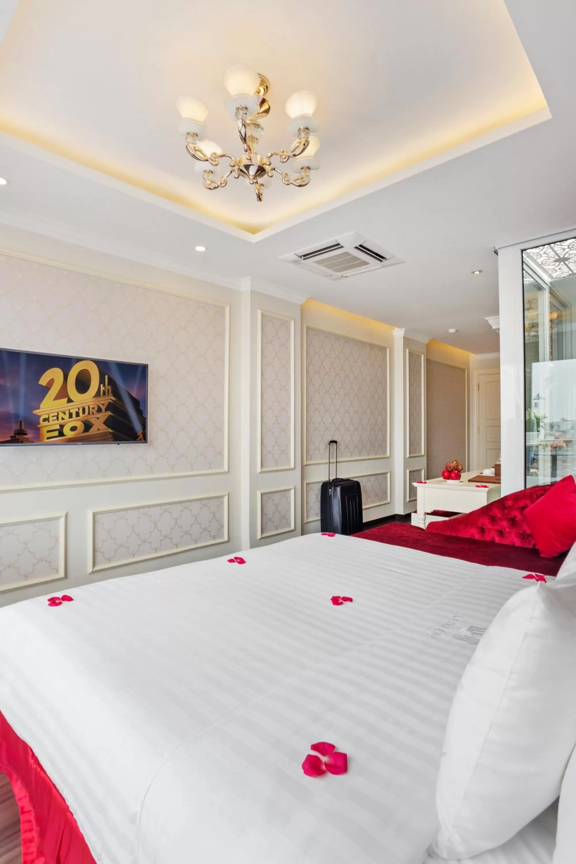 Bedroom, Bed in Luxury Old Quarter Hotel & Gym