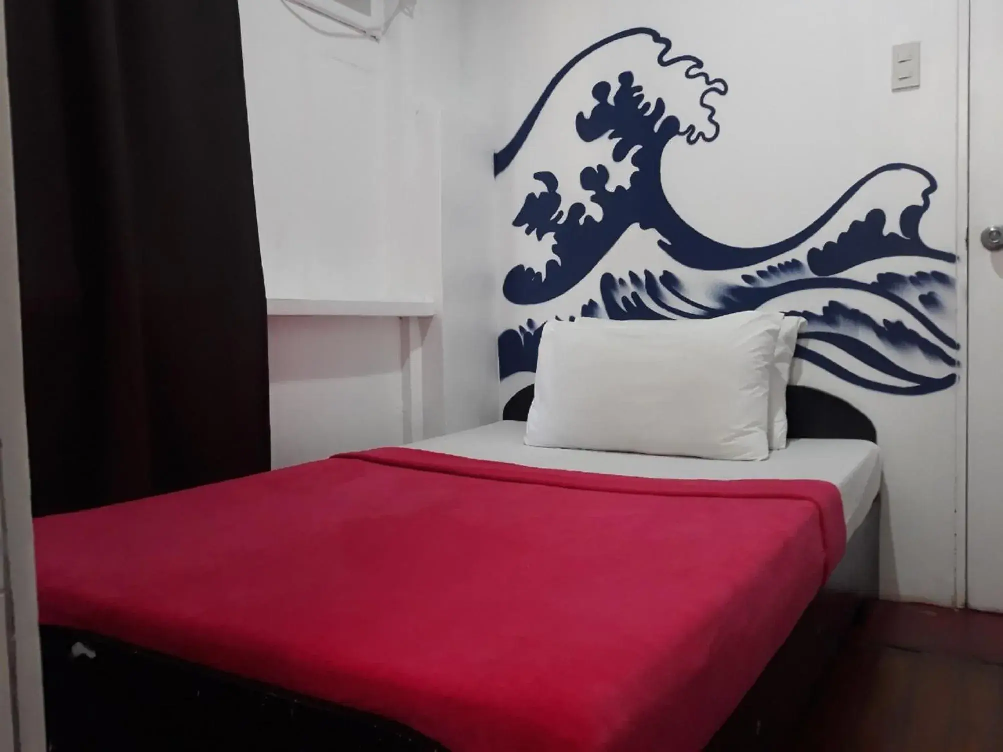 Standard Double Room in Dormitelsph BGC Standard Double Room in Dormitelsph BGC