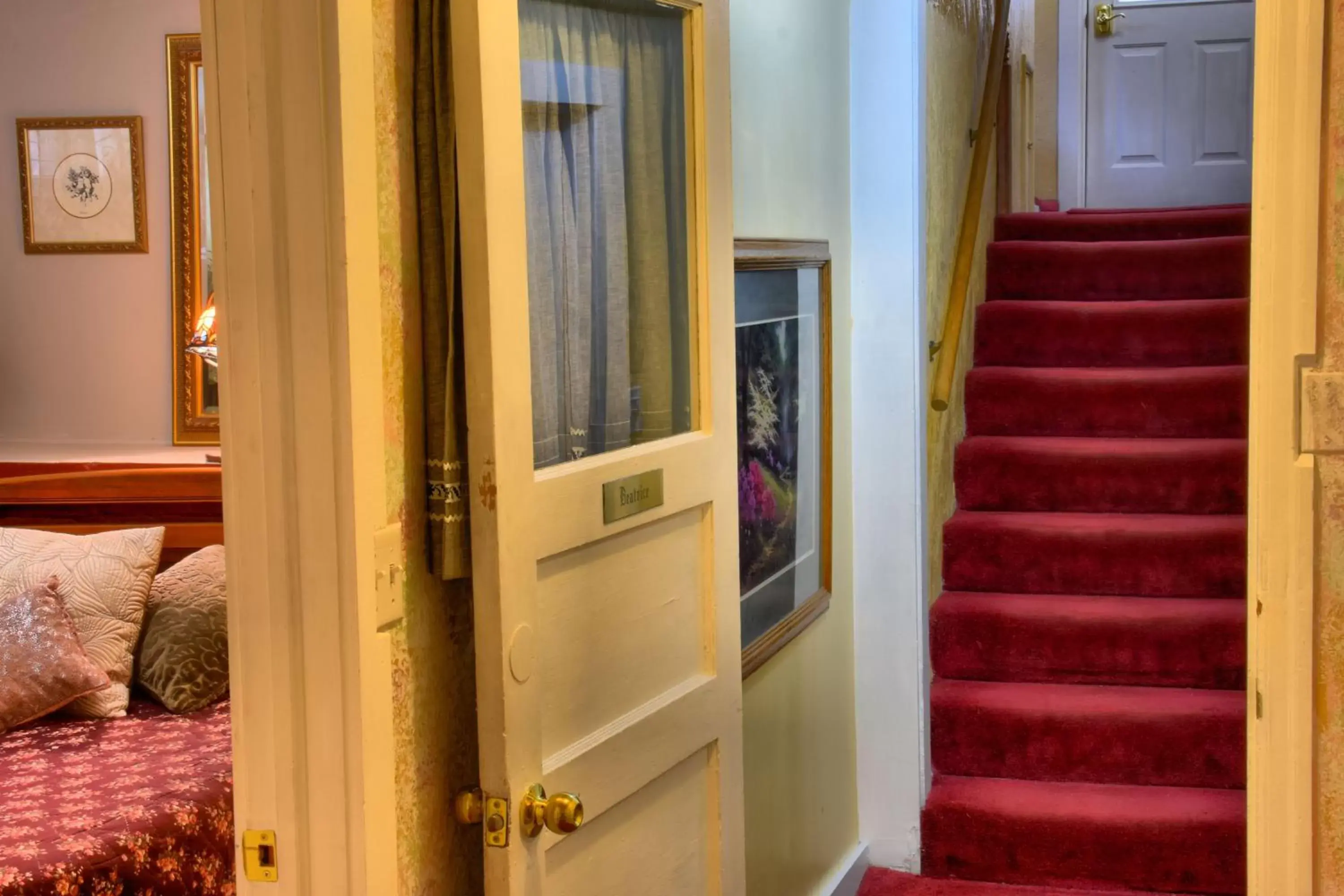 Basement Apartment in Bard's Inn Basement Apartment in Bard's Inn