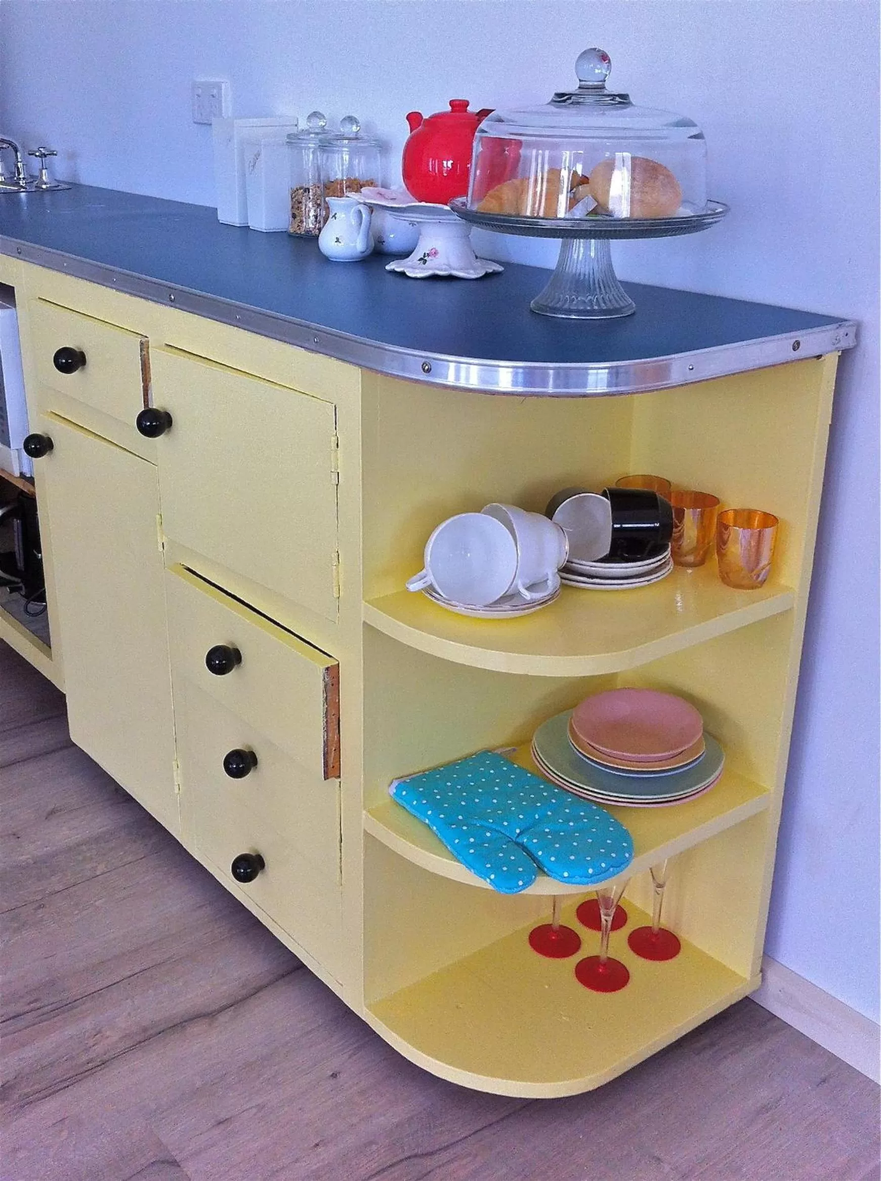 Kitchen or kitchenette in Sea Salt Bnb