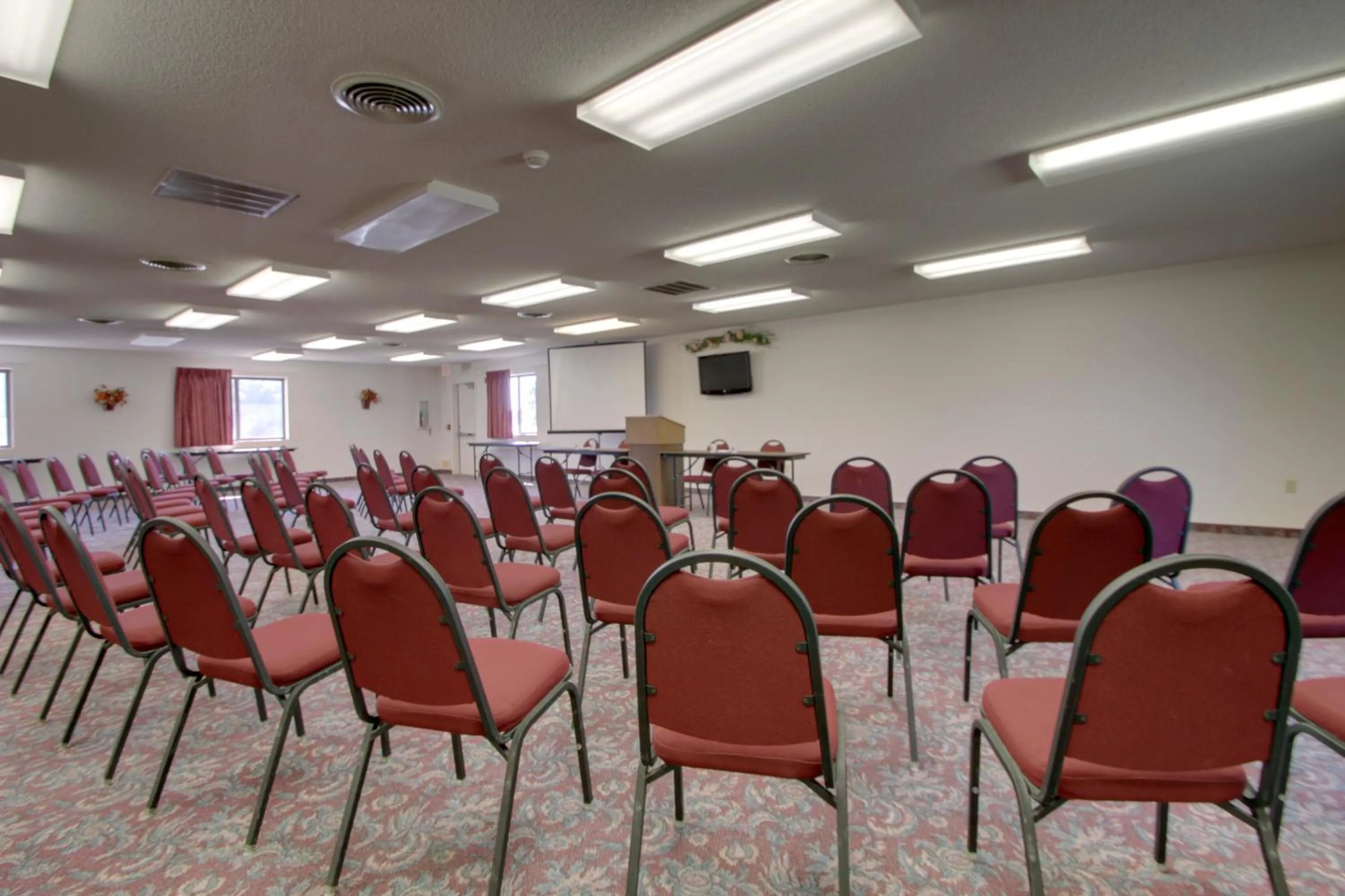 Banquet/Function facilities in Super 8 by Wyndham Manhattan KS