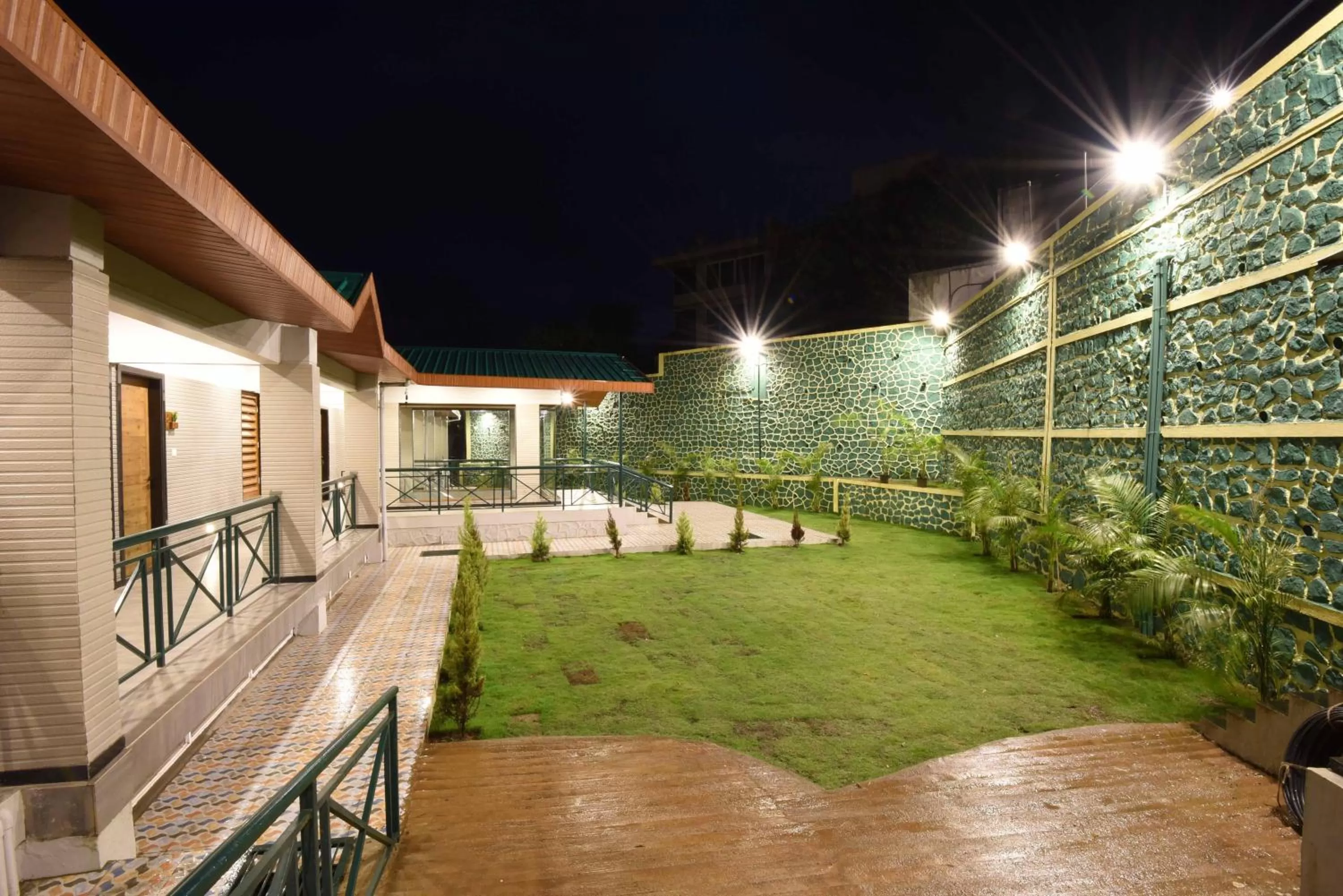 Garden in Miraya Hotel