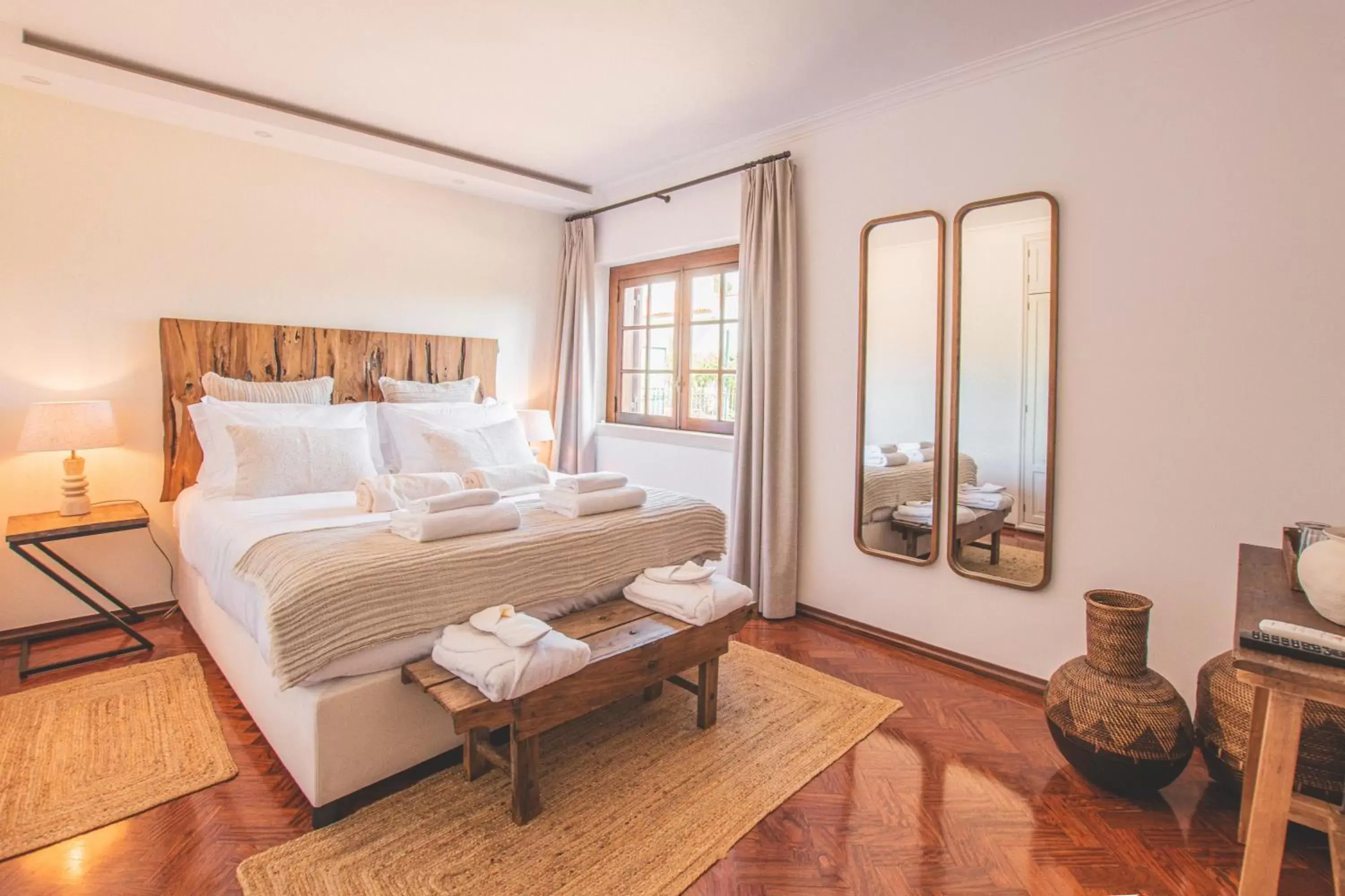 Two-Bedroom Suite in Villa Pietra Estoril Eco Guesthouse Two-Bedroom Suite in Villa Pietra Estoril Eco Guesthouse