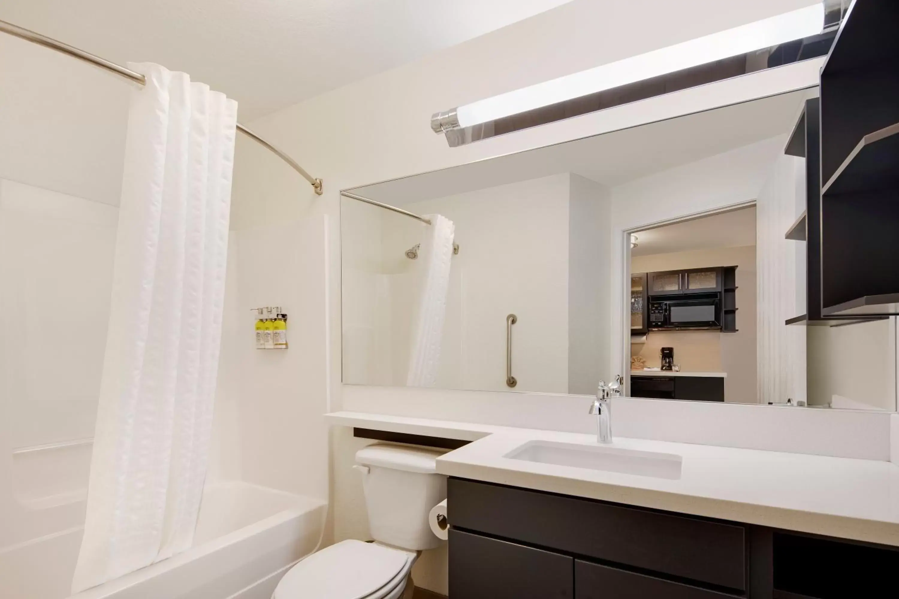King Studio Suite in Candlewood Suites Rogers-Bentonville by IHG King Studio Suite in Candlewood Suites Rogers-Bentonville by IHG