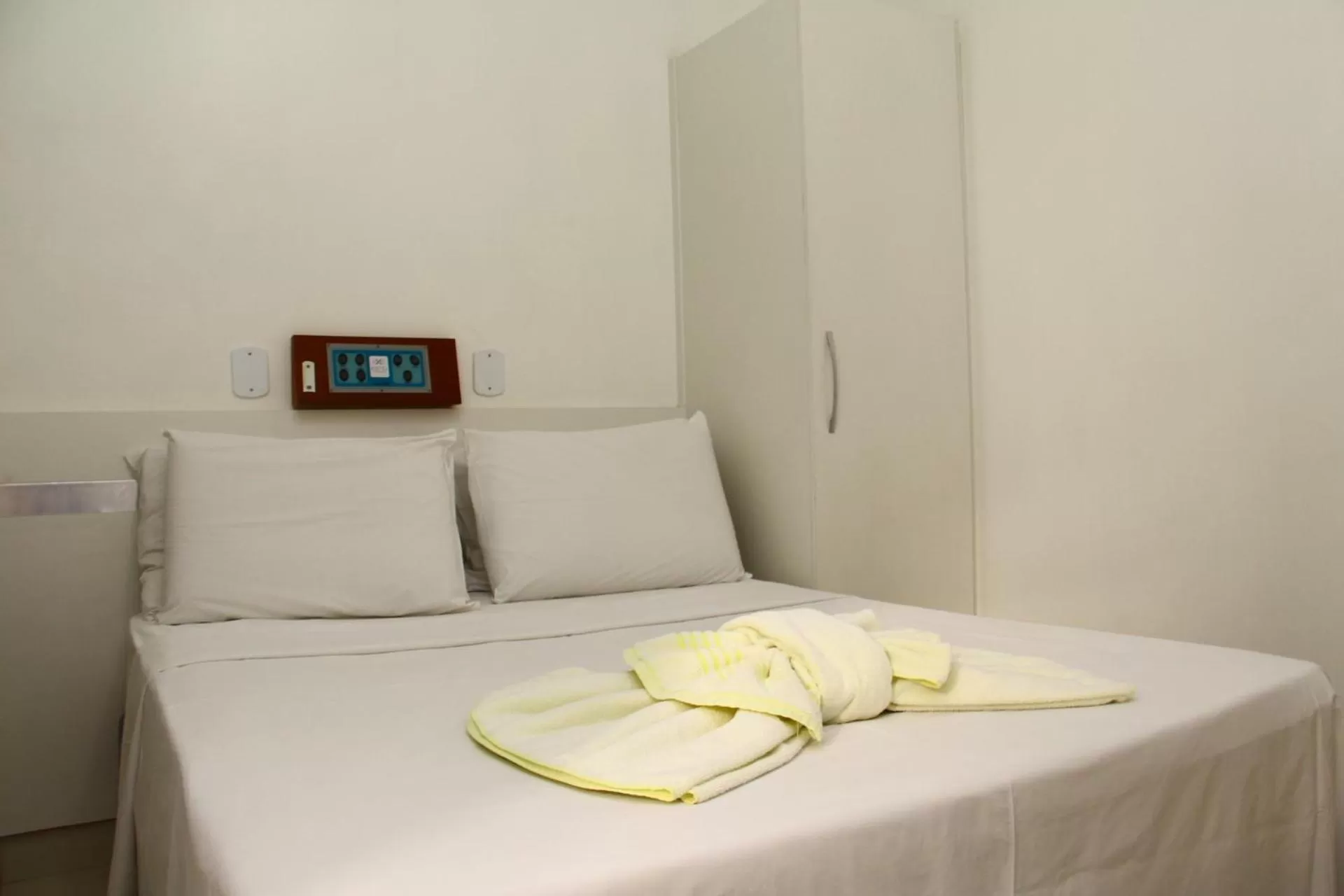 Bedroom, Bed in Panorama Hotel