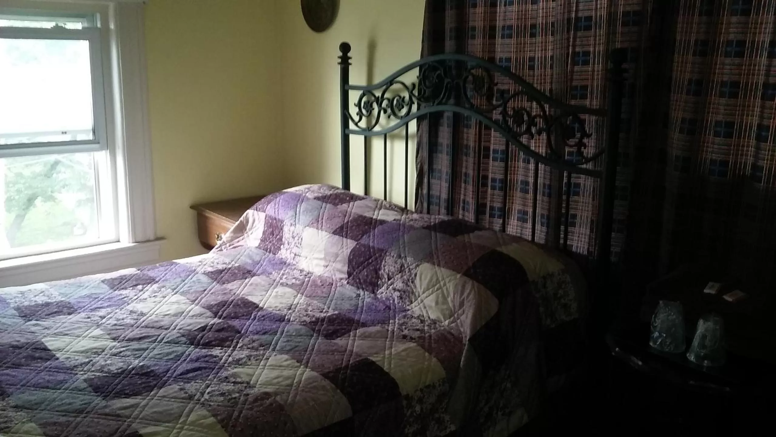 Property building, Bed in Harbor House Bed and Breakfast