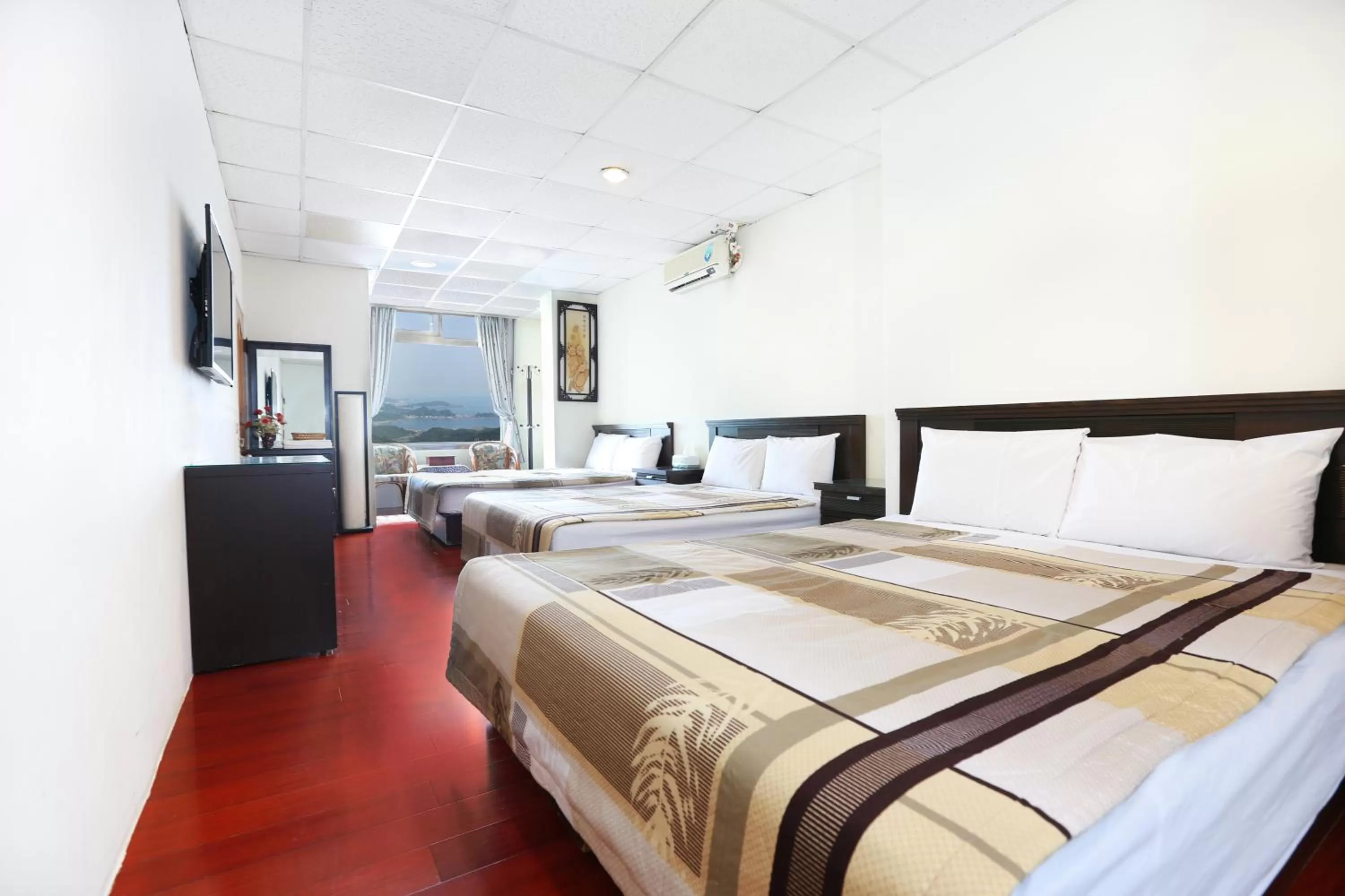 Photo of the whole room, Bed in Yuan-Yee Homestay