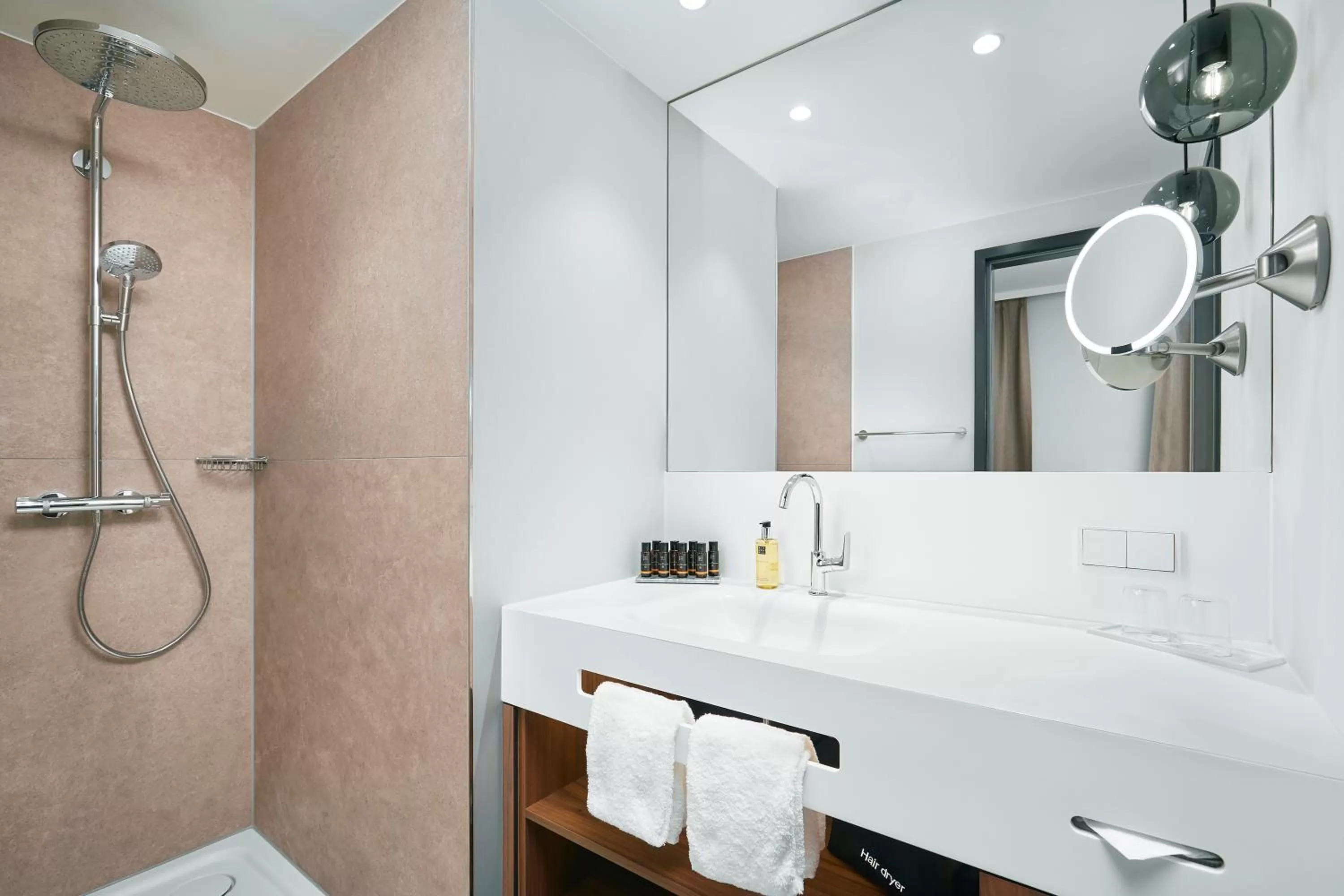 Bathroom in HYPERION Hotel München