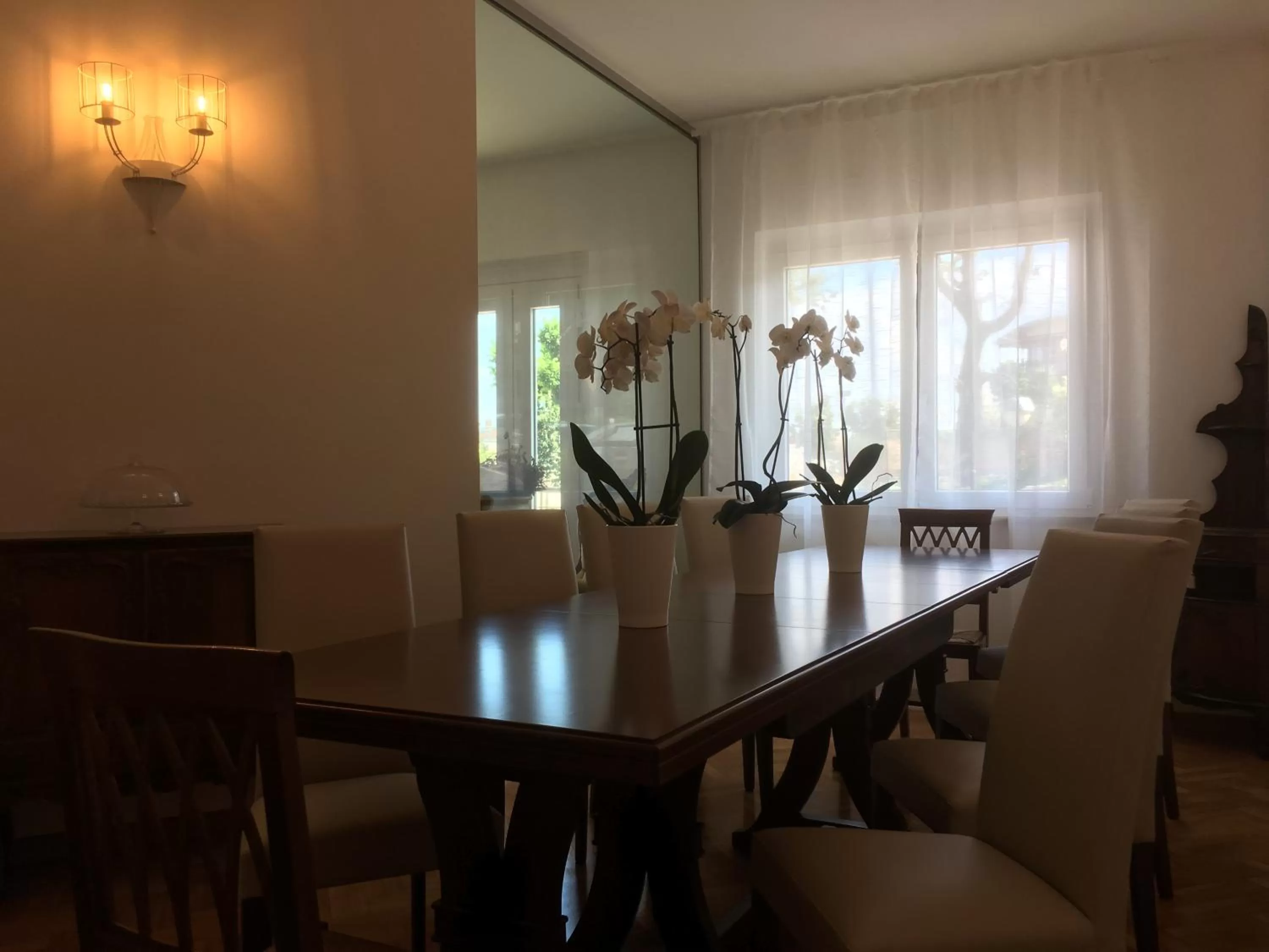 Restaurant/places to eat in Robin Rooms