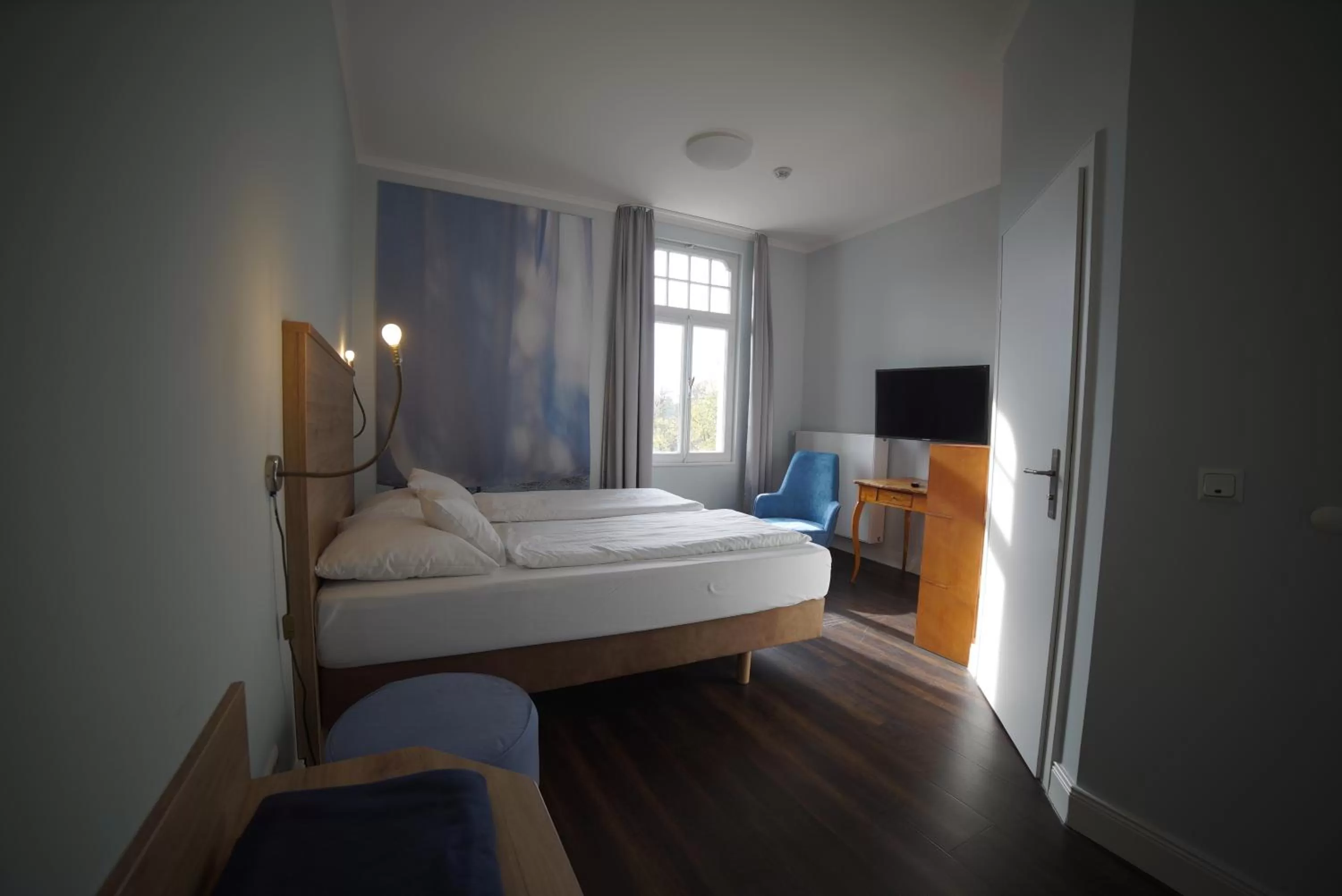 Double Room with Private Bathroom in 2T Hotel artgenossen