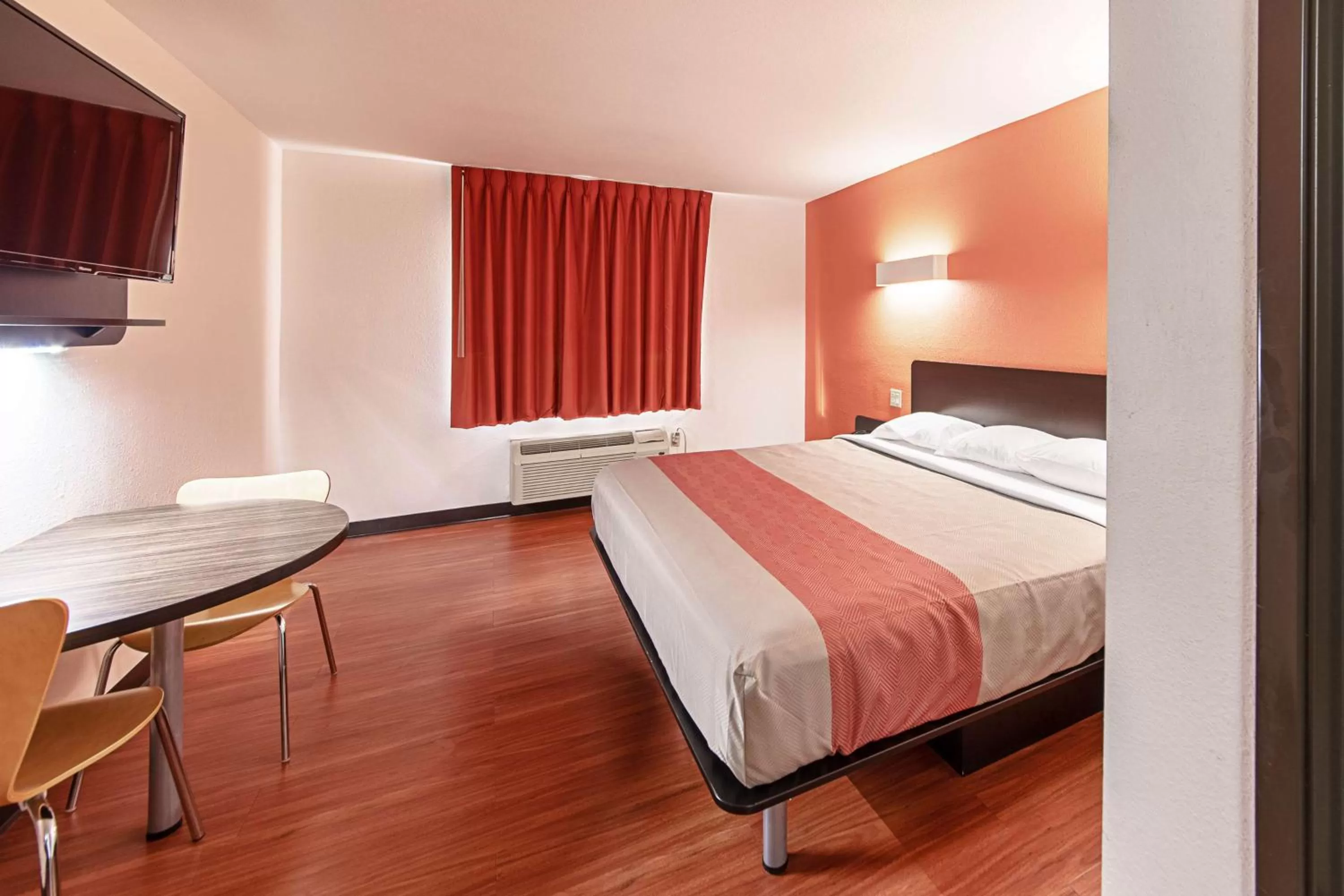 Photo of the whole room, Bed in Motel 6-Lebanon, IN