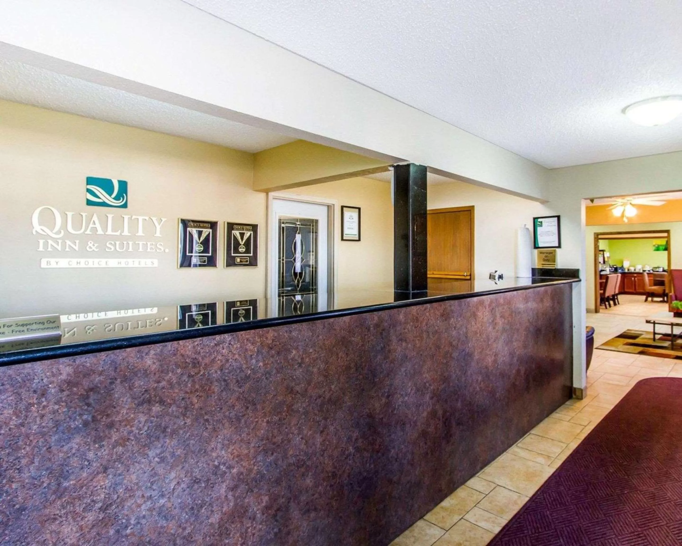 Lobby or reception in Quality Inn & Suites Ottumwa North