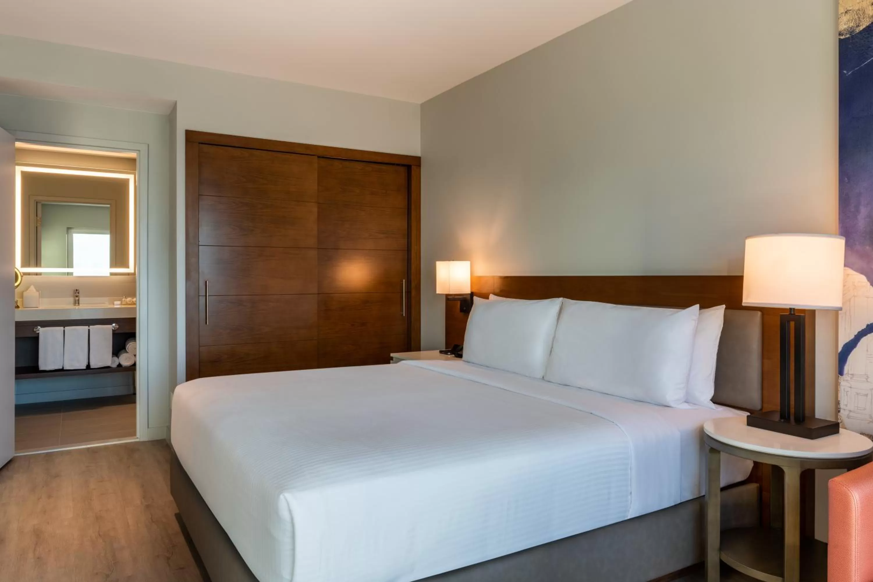 Bedroom, Bed in Embassy Suites By Hilton Aruba Beach Resort