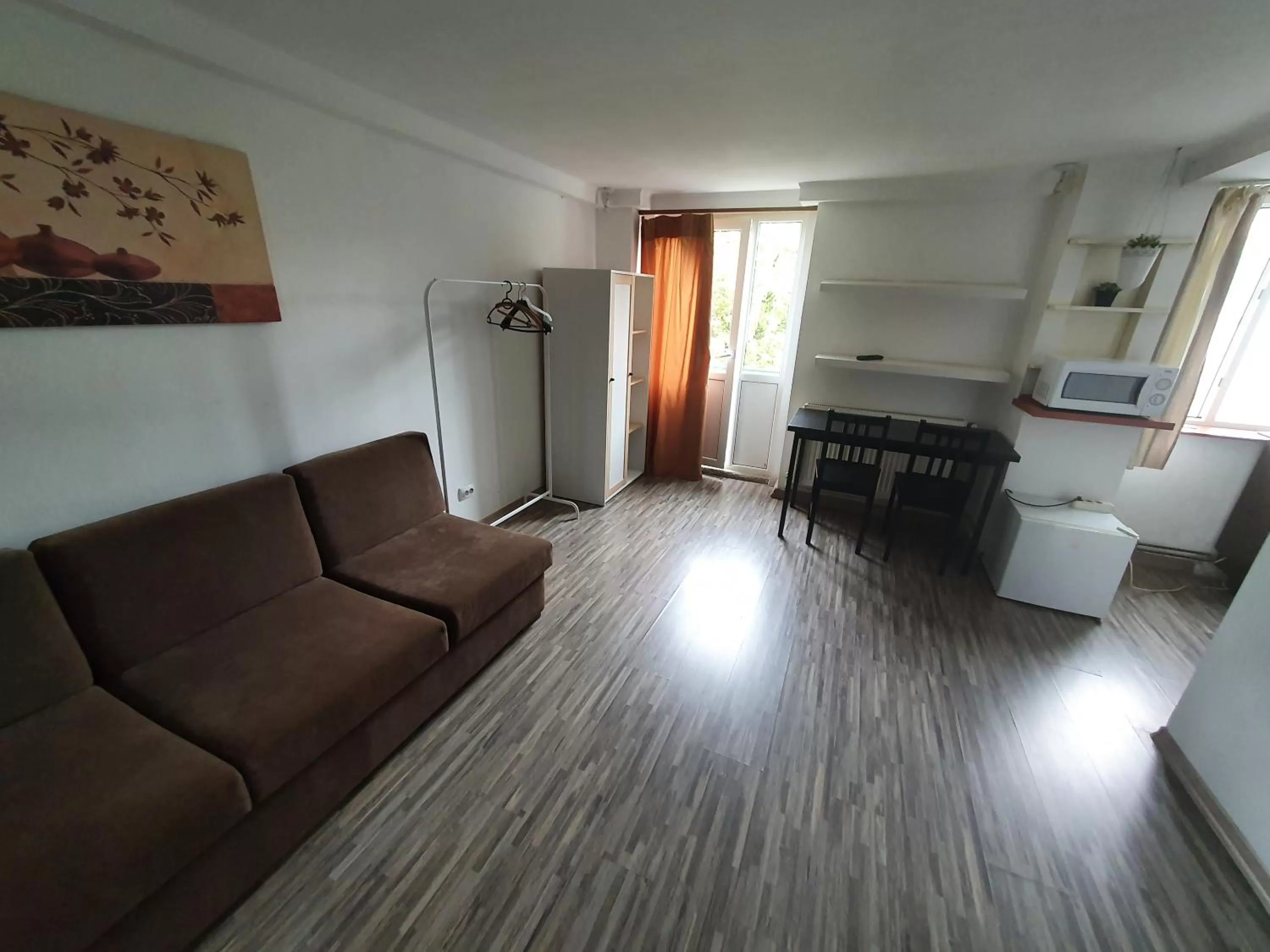 Seating Area in The Floor Piata Unirii