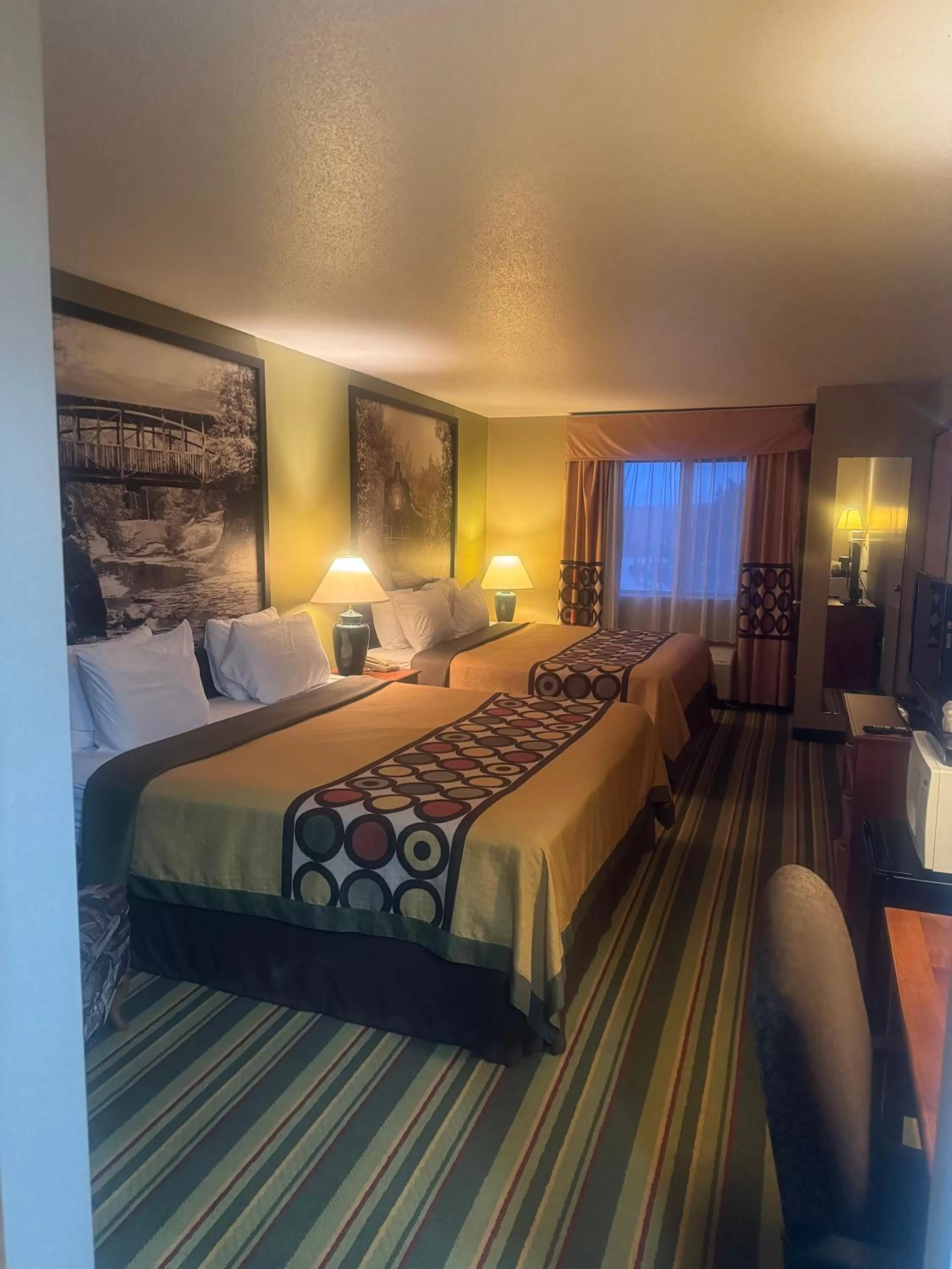 Photo of the whole room, Bed in Super 8 by Wyndham Sparta