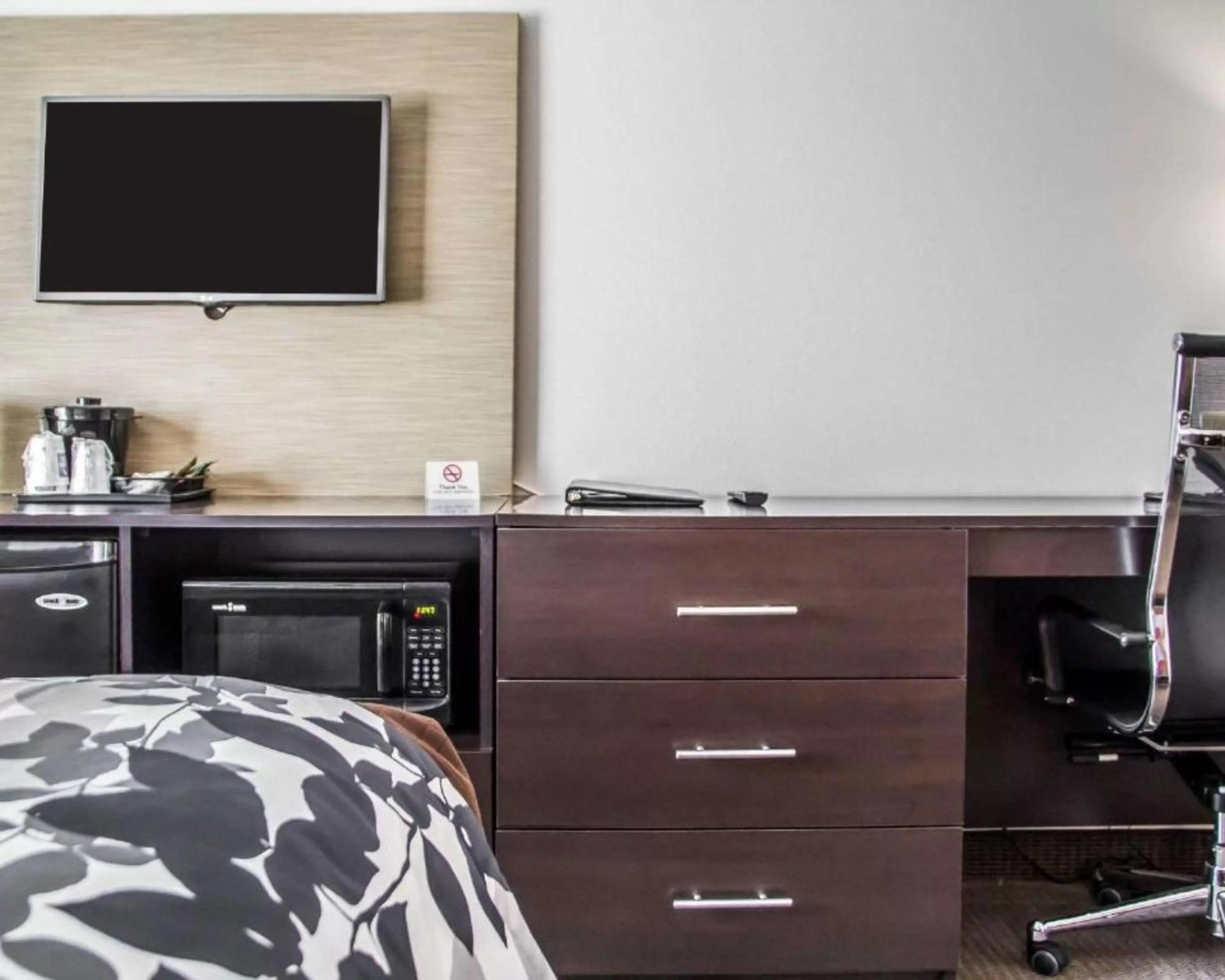 Bed in Sleep Inn & Suites Blackwell I-35