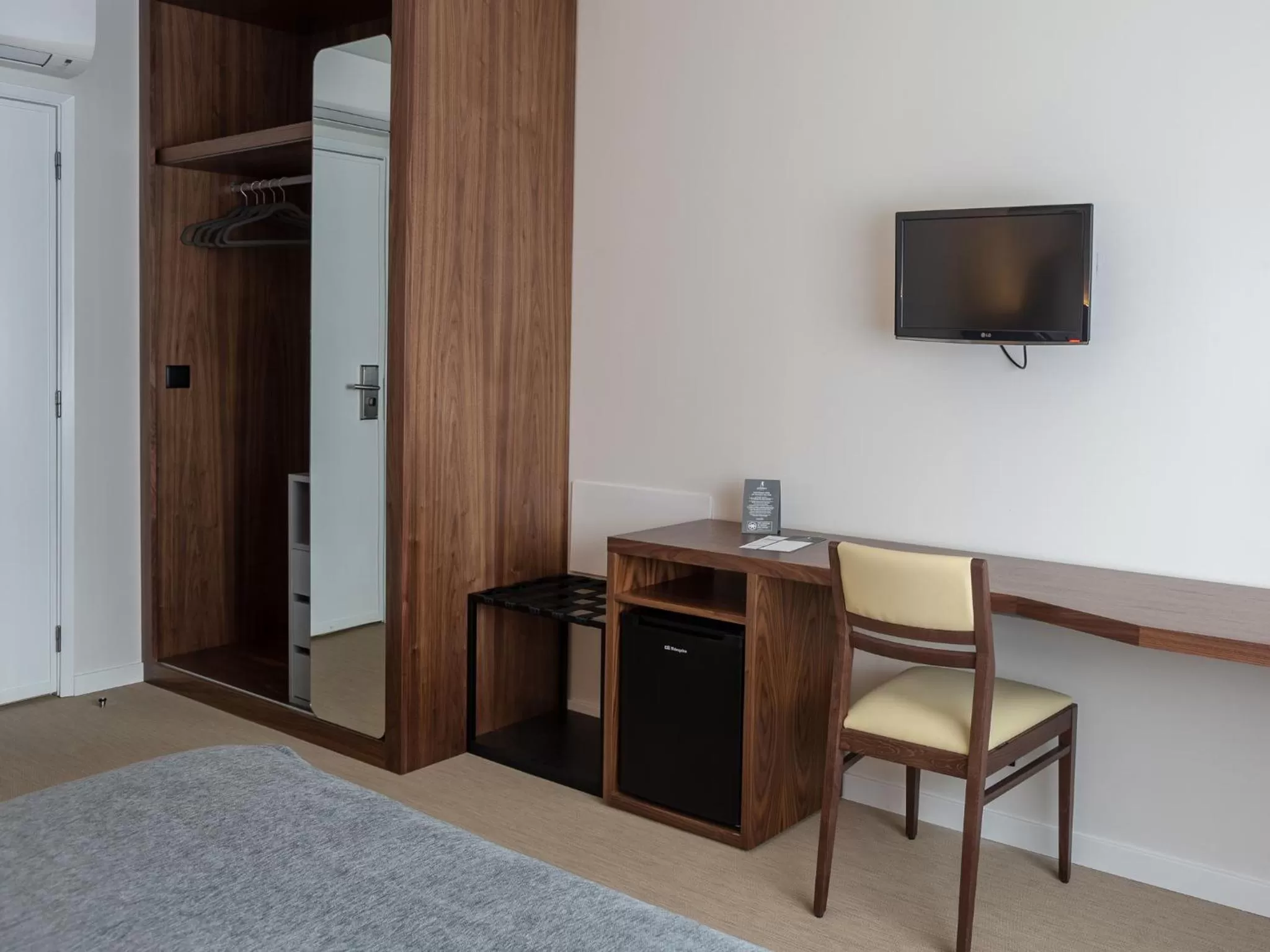 TV and multimedia in Hotel Afonso V & SPA