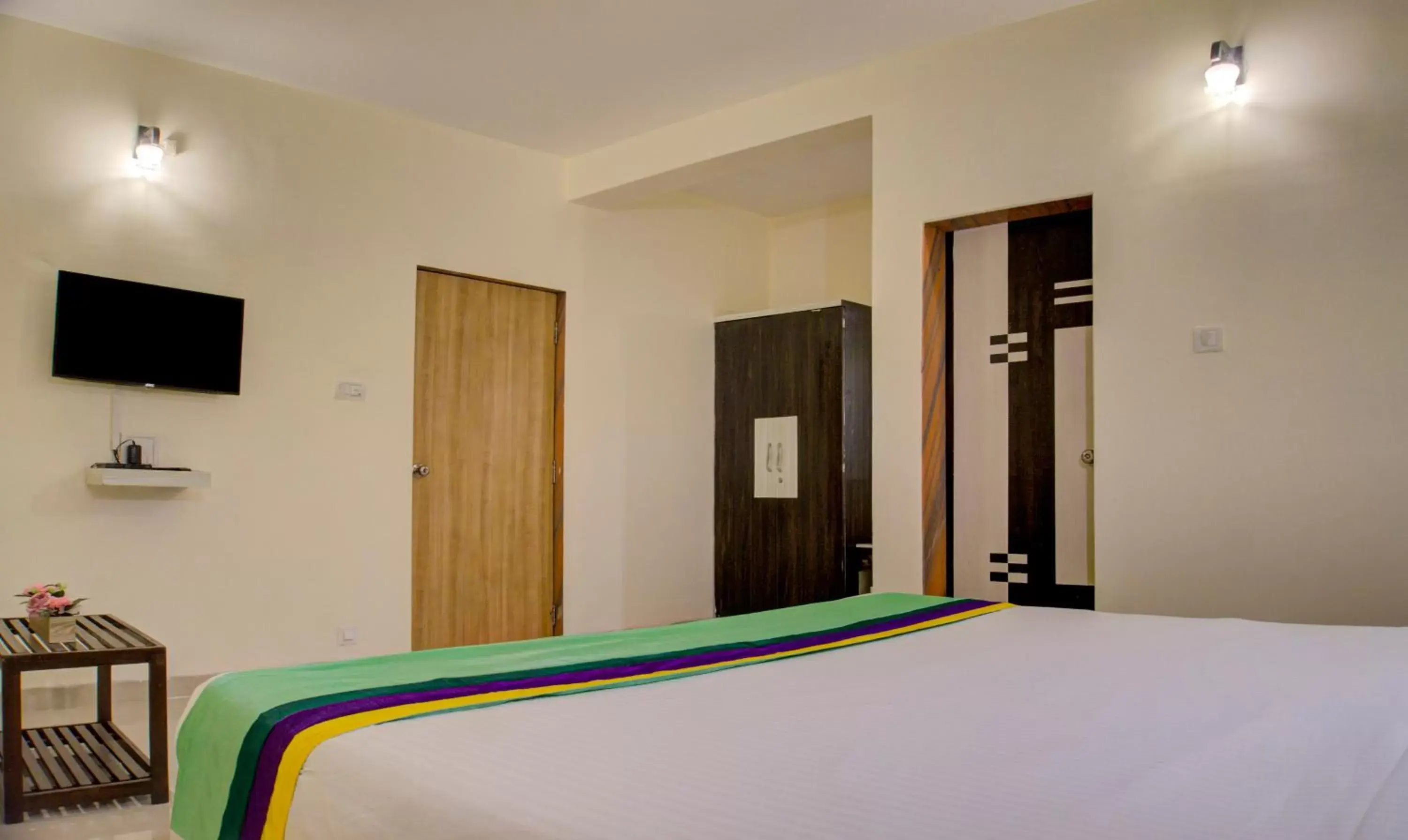 Double Room - single occupancy in Treebo Trend Glenvista Estate Double Room - single occupancy in Treebo Trend Glenvista Estate