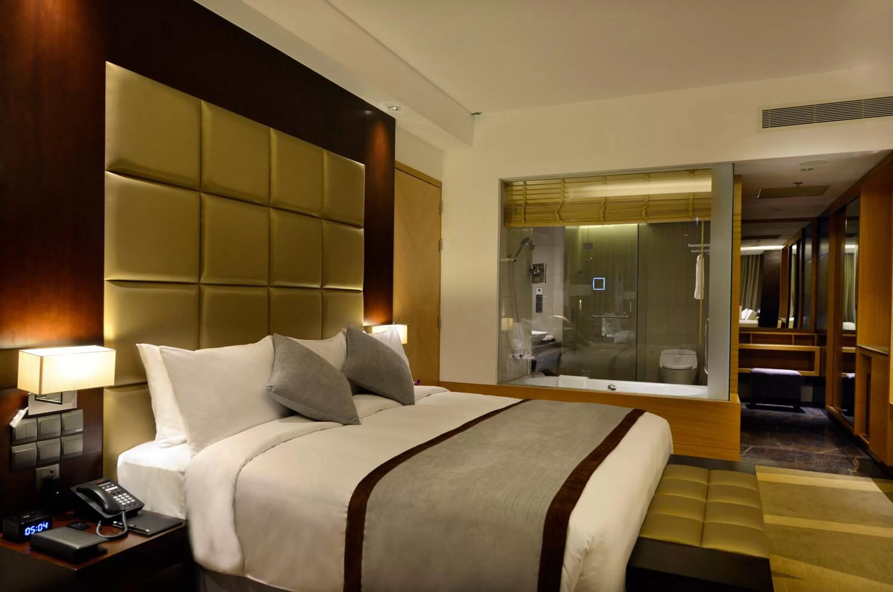 Bedroom, Bed in Radisson Blu Chattogram Bay View