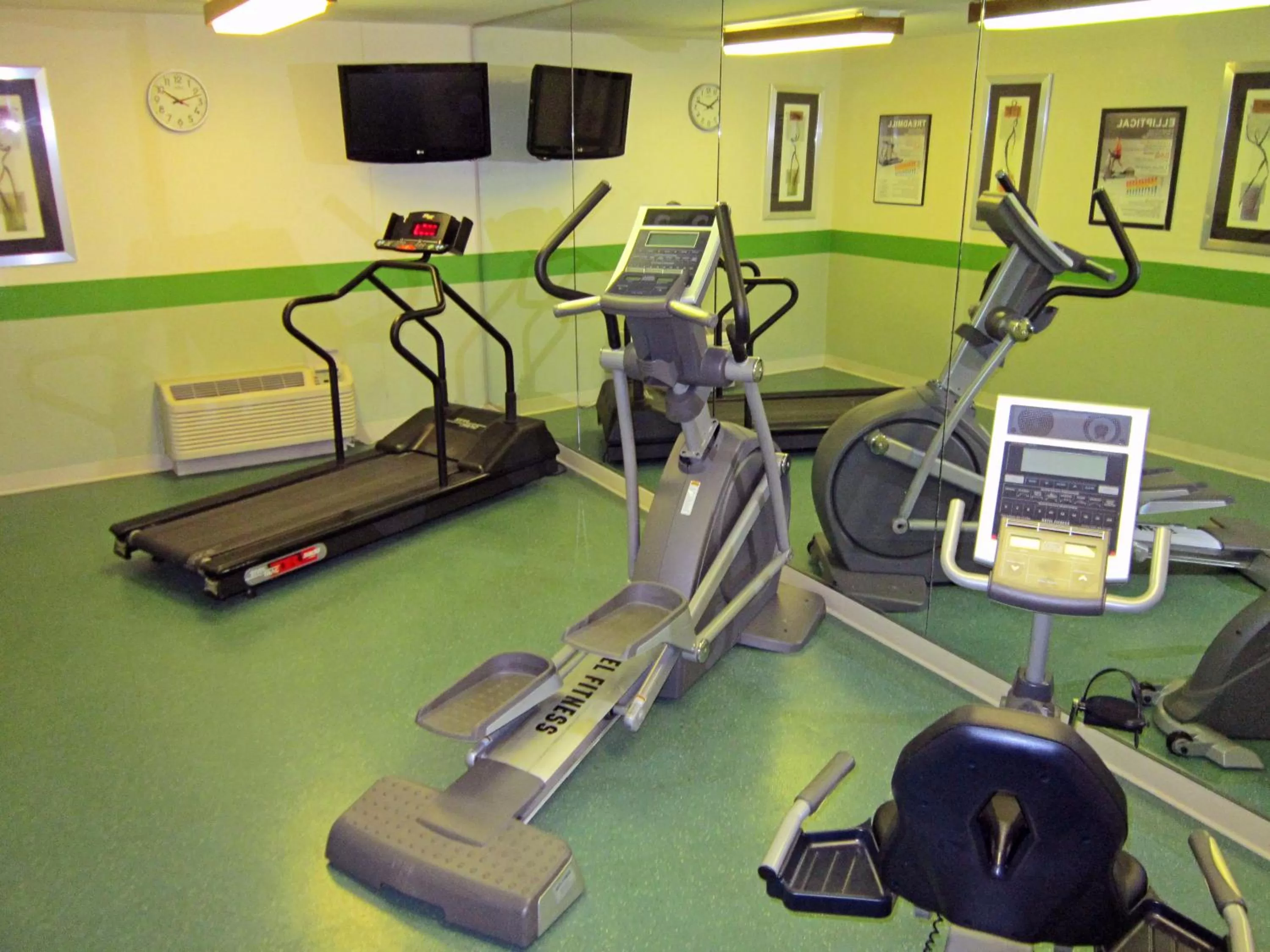 Fitness centre/facilities in Extended Stay America Suites - Orlando - Convention Center - 6443 Westwood