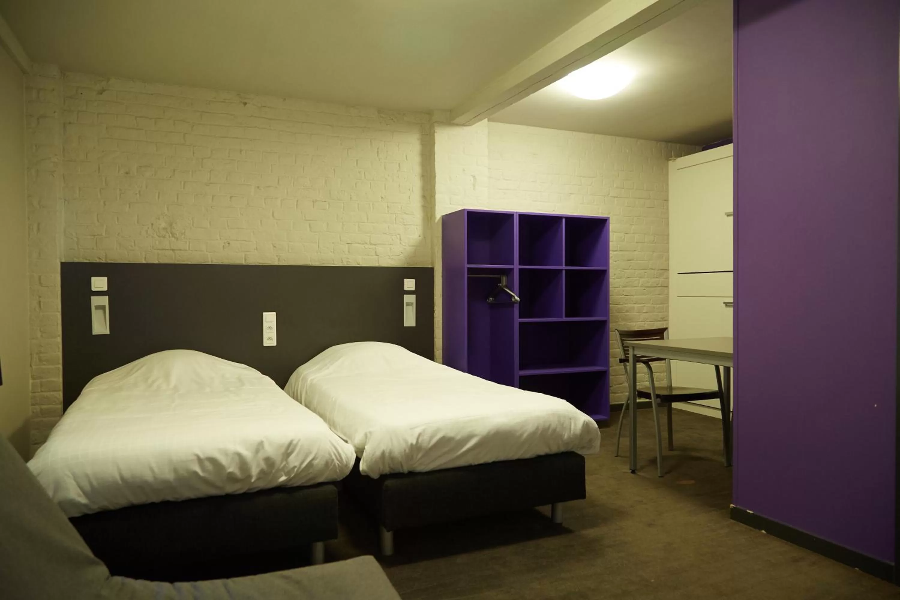 Bedroom, Bed in Focus Budget