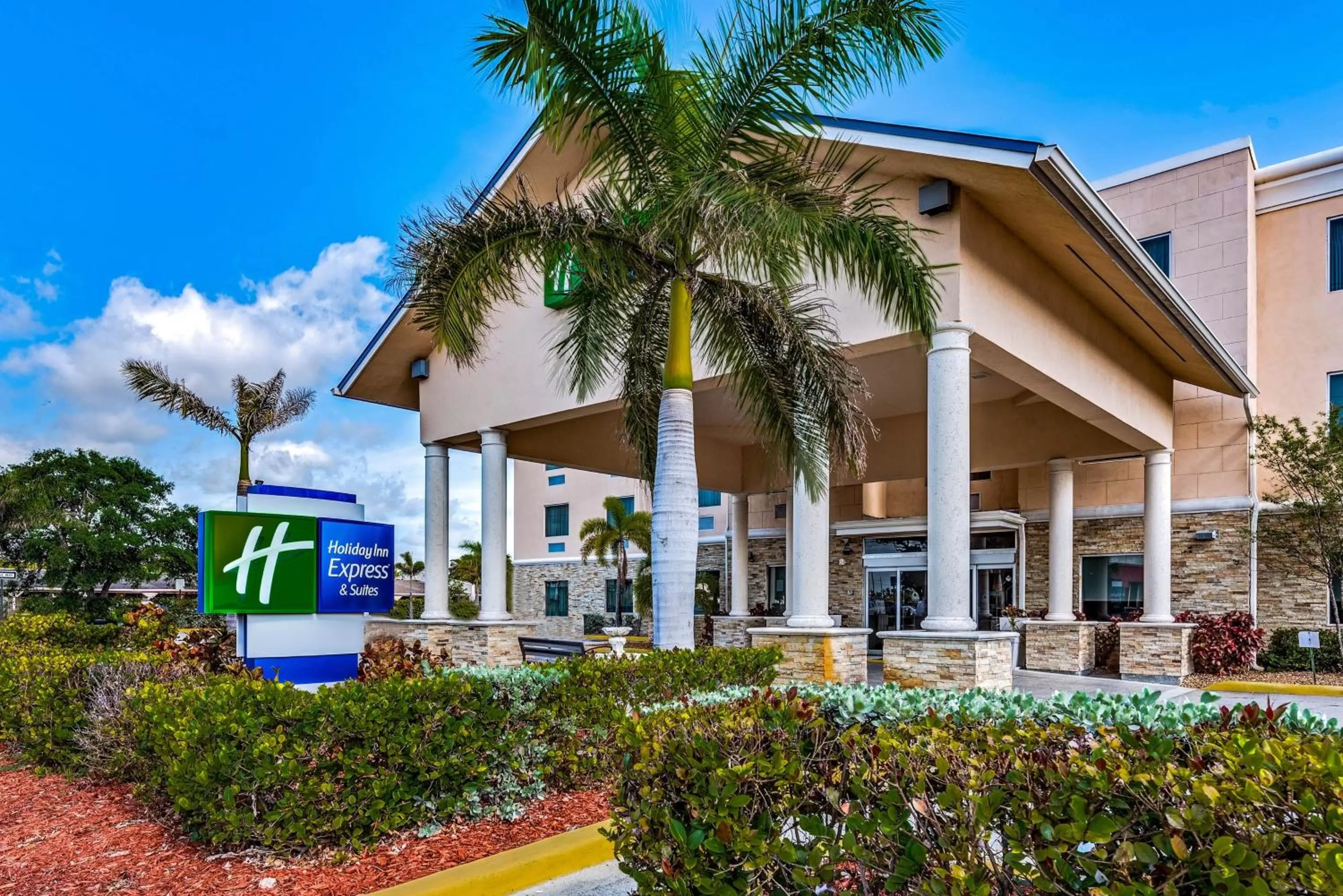 Property building in Holiday Inn Express & Suites Lantana by IHG